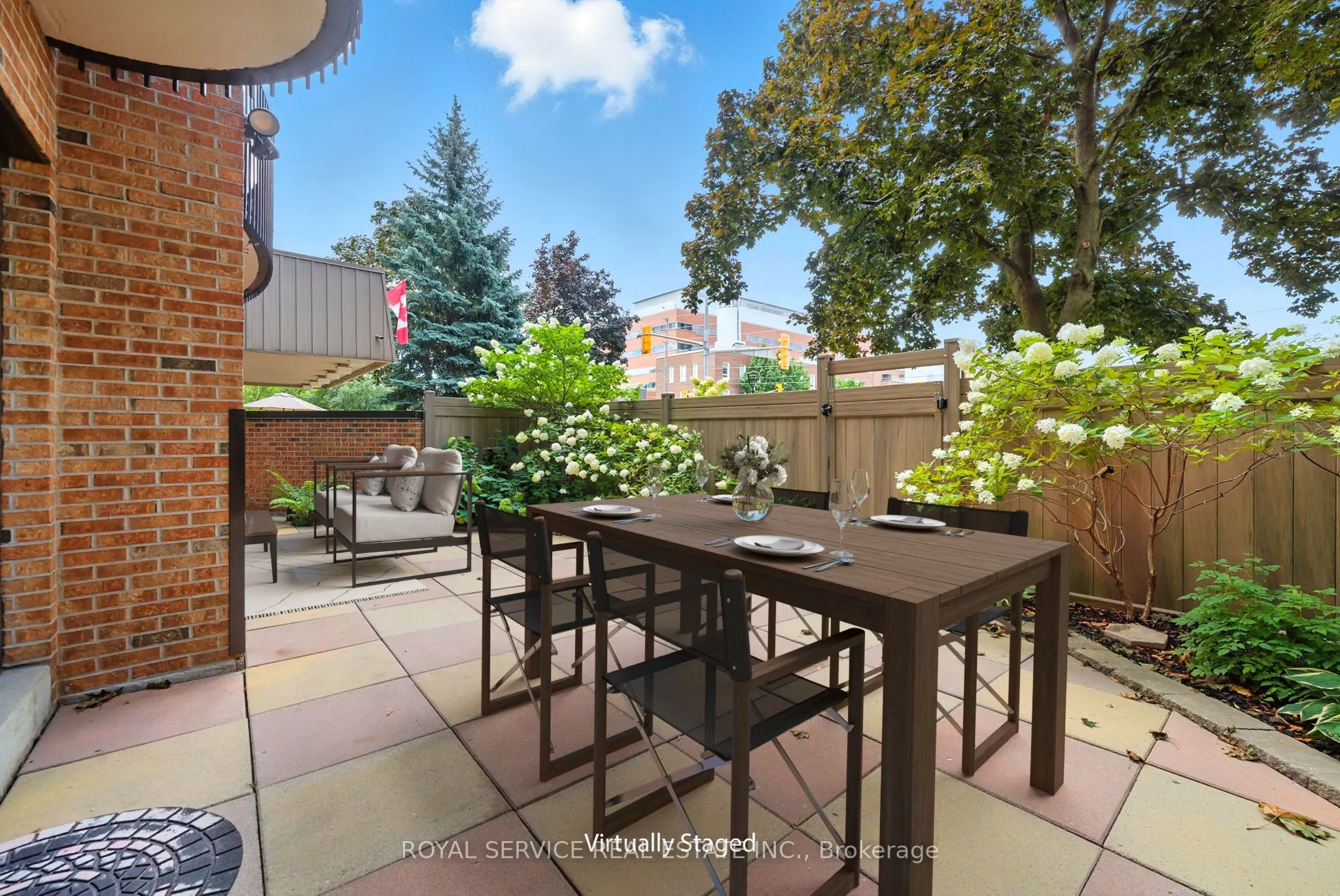 337 Simcoe Street N, #101