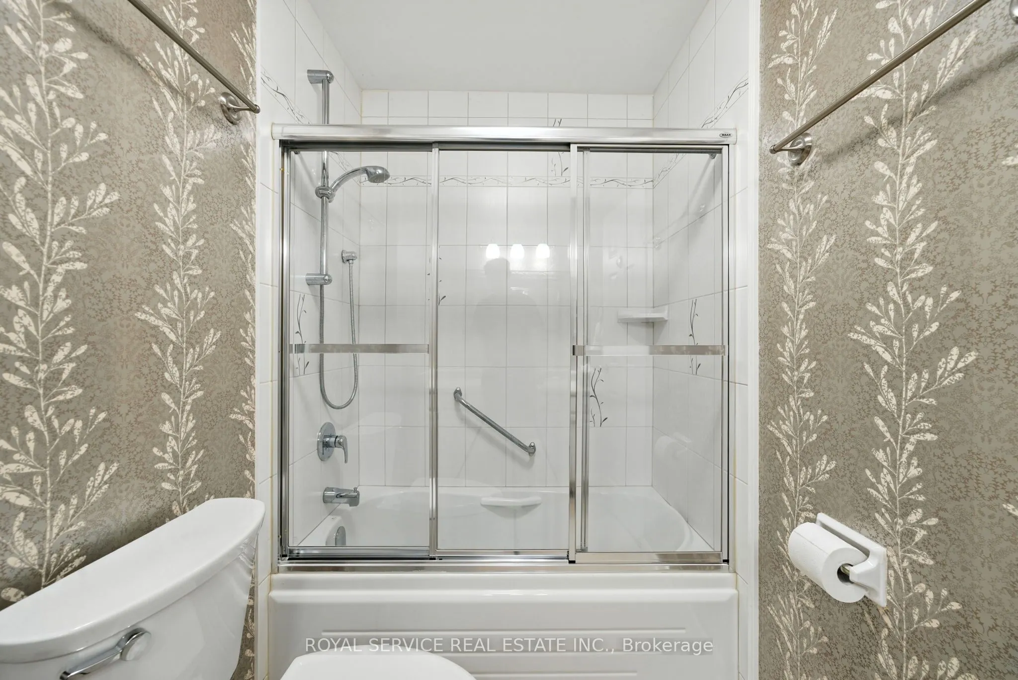 337 Simcoe Street N, #101