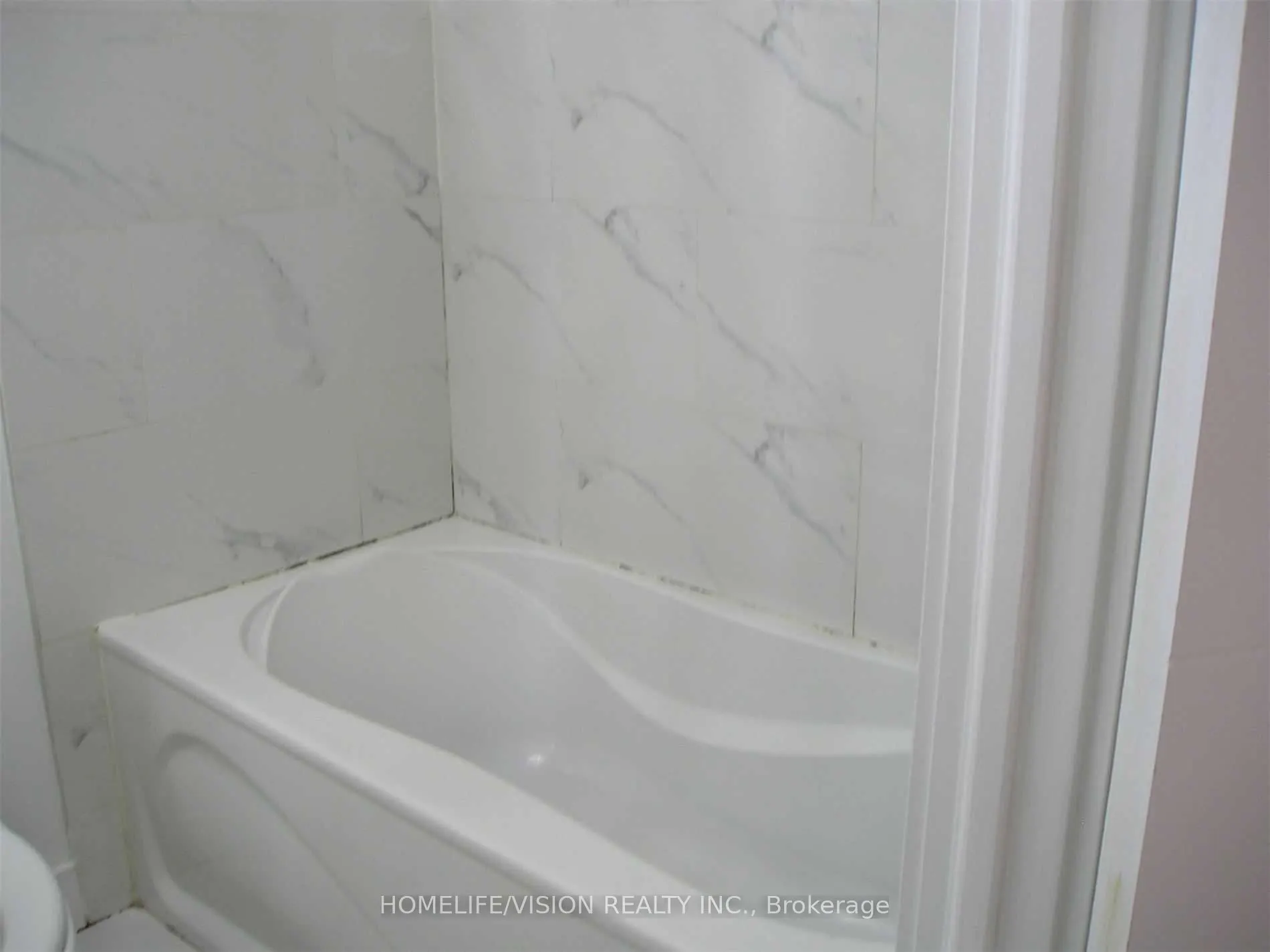 25 Arbutus Crescent, #Lower