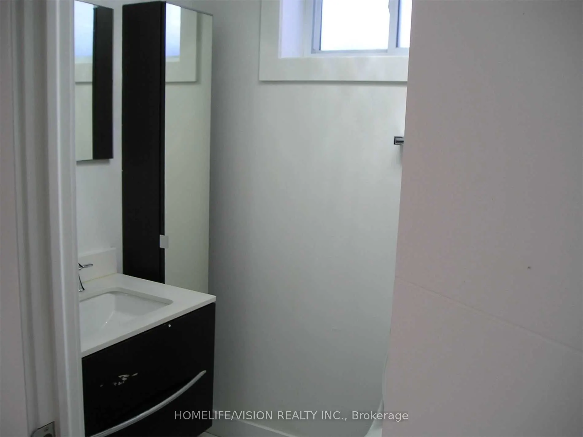 25 Arbutus Crescent, #Lower