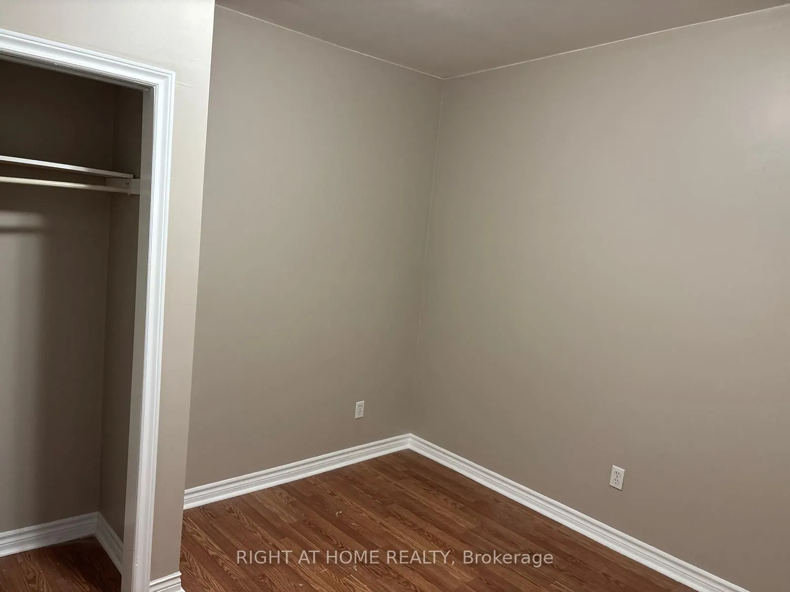 730 Simcoe Street S, #5