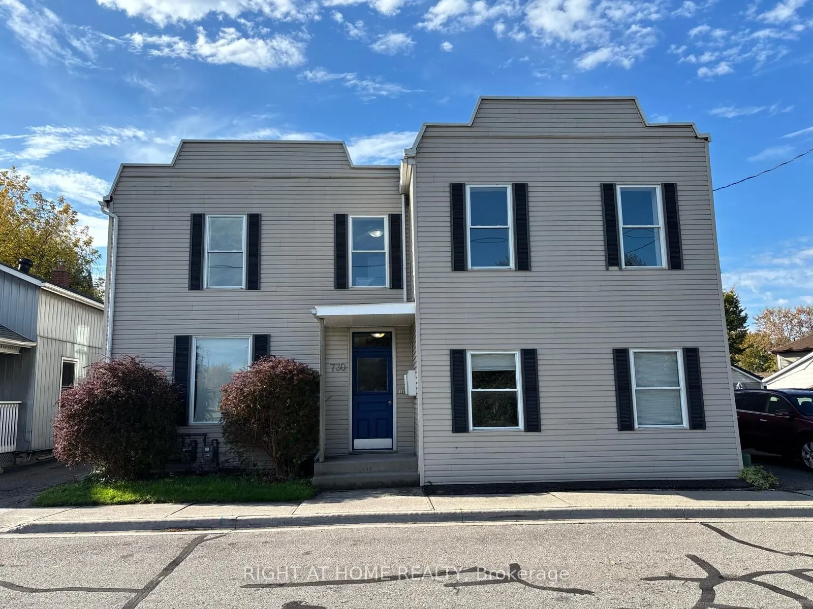 730 Simcoe Street S, #5