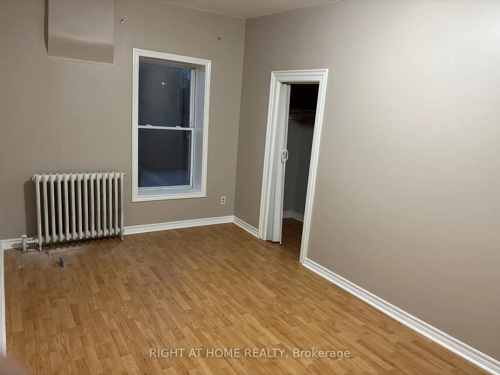 730 Simcoe Street S, #5