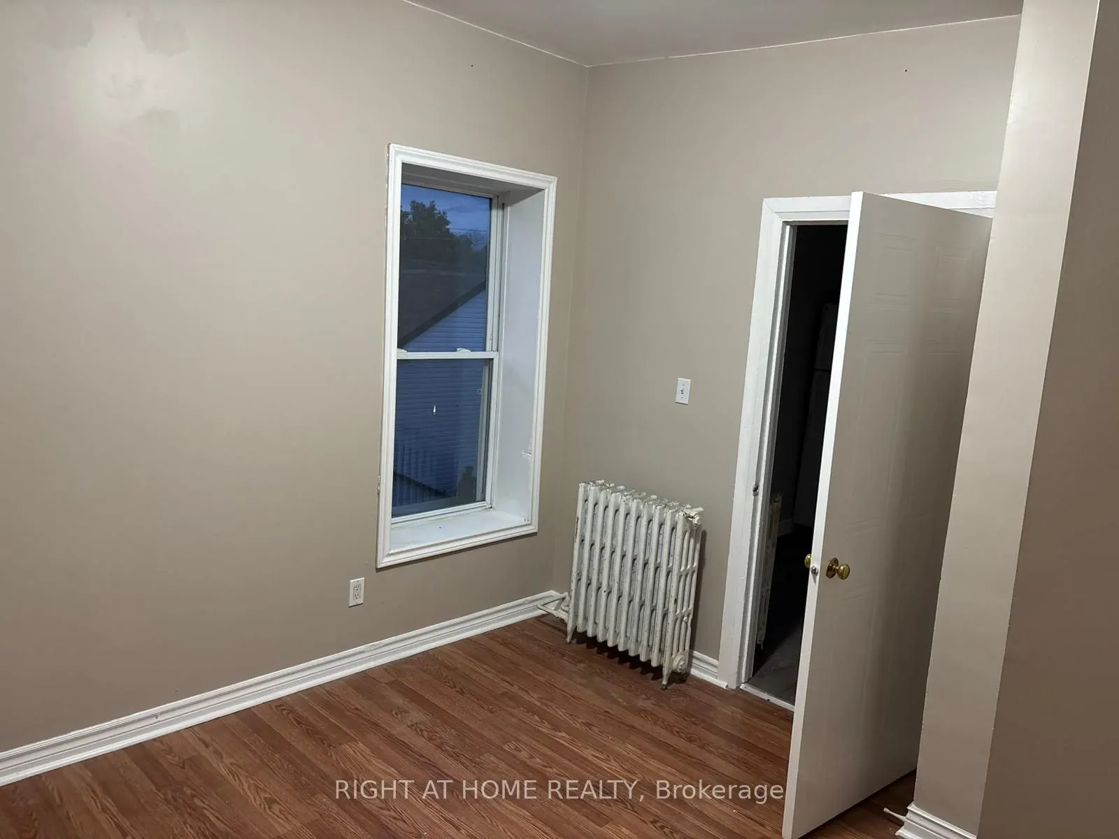 730 Simcoe Street S, #5