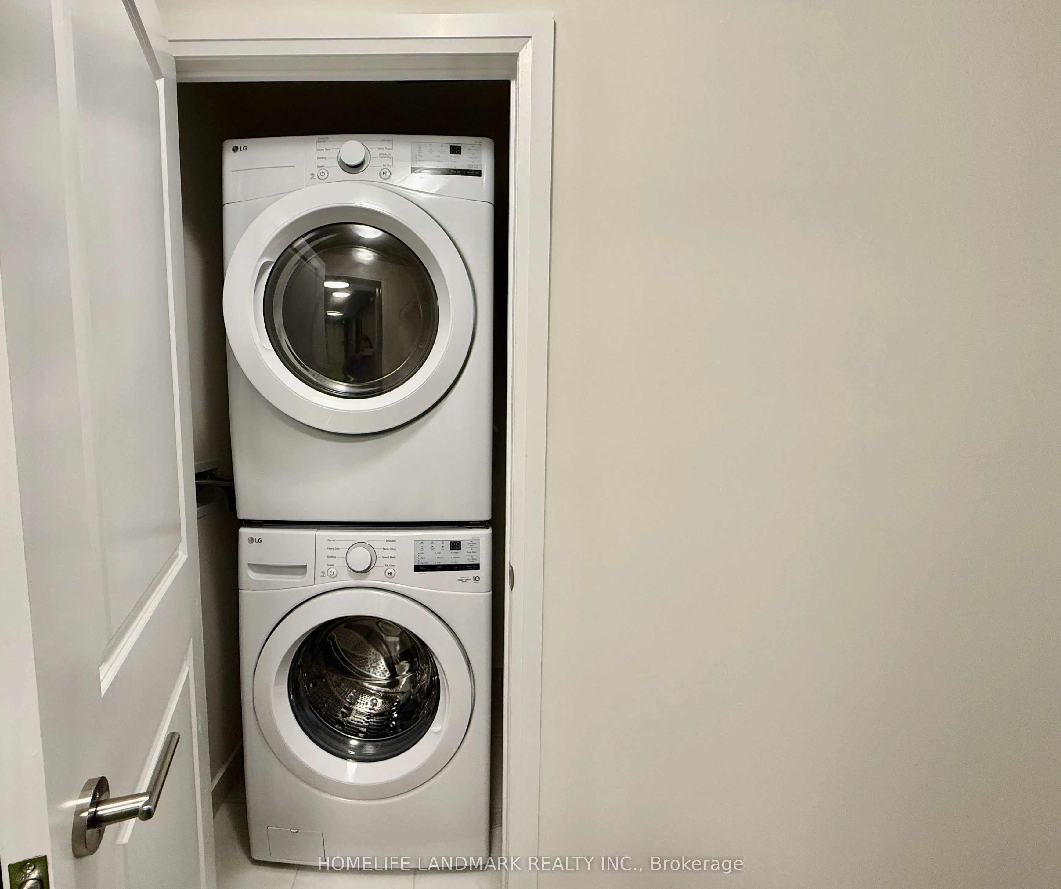 3270 Sheppard Avenue E, #526