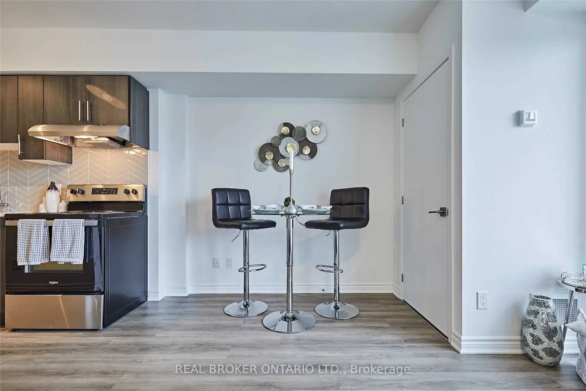 1 Falaise Road, #405