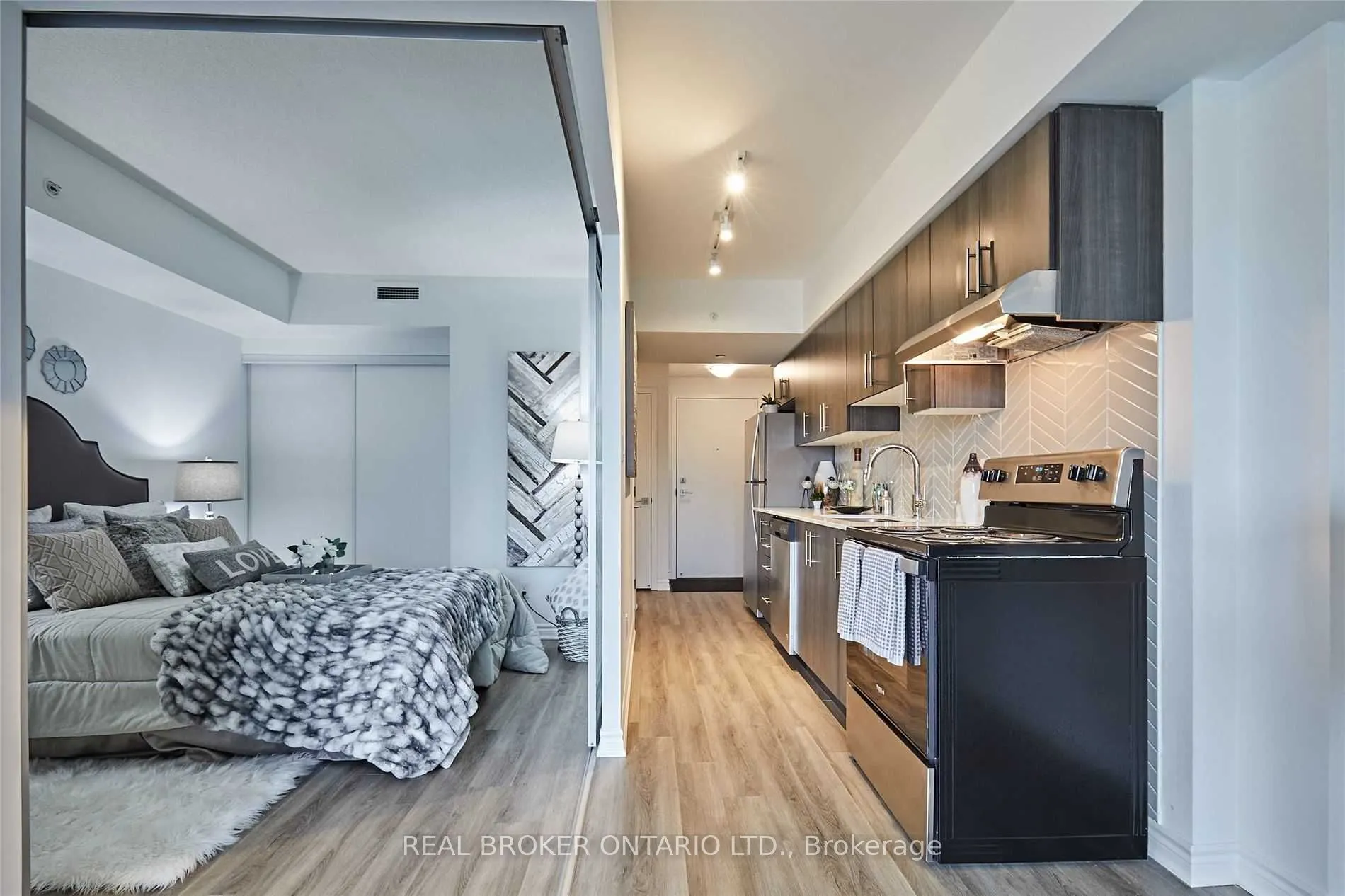 1 Falaise Road, #405