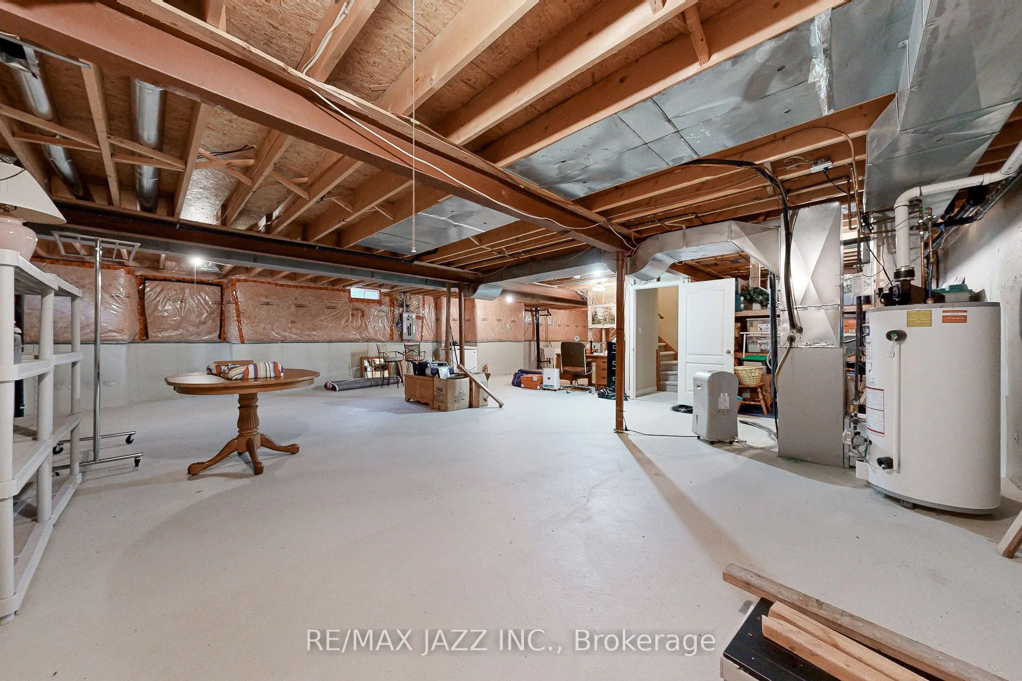 350 Lakebreeze Drive, #9