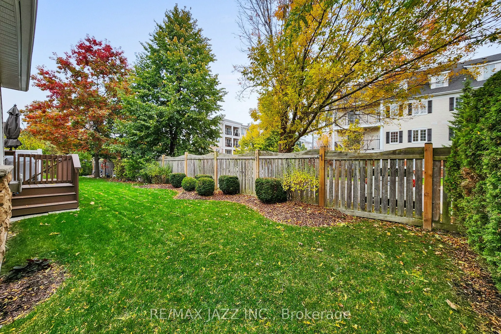 350 Lakebreeze Drive, #9