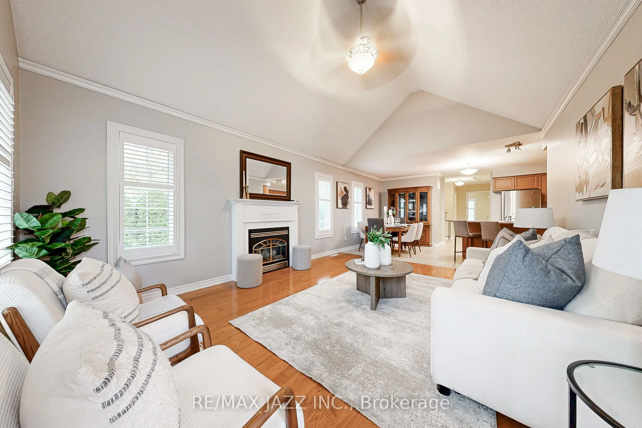 350 Lakebreeze Drive, #9