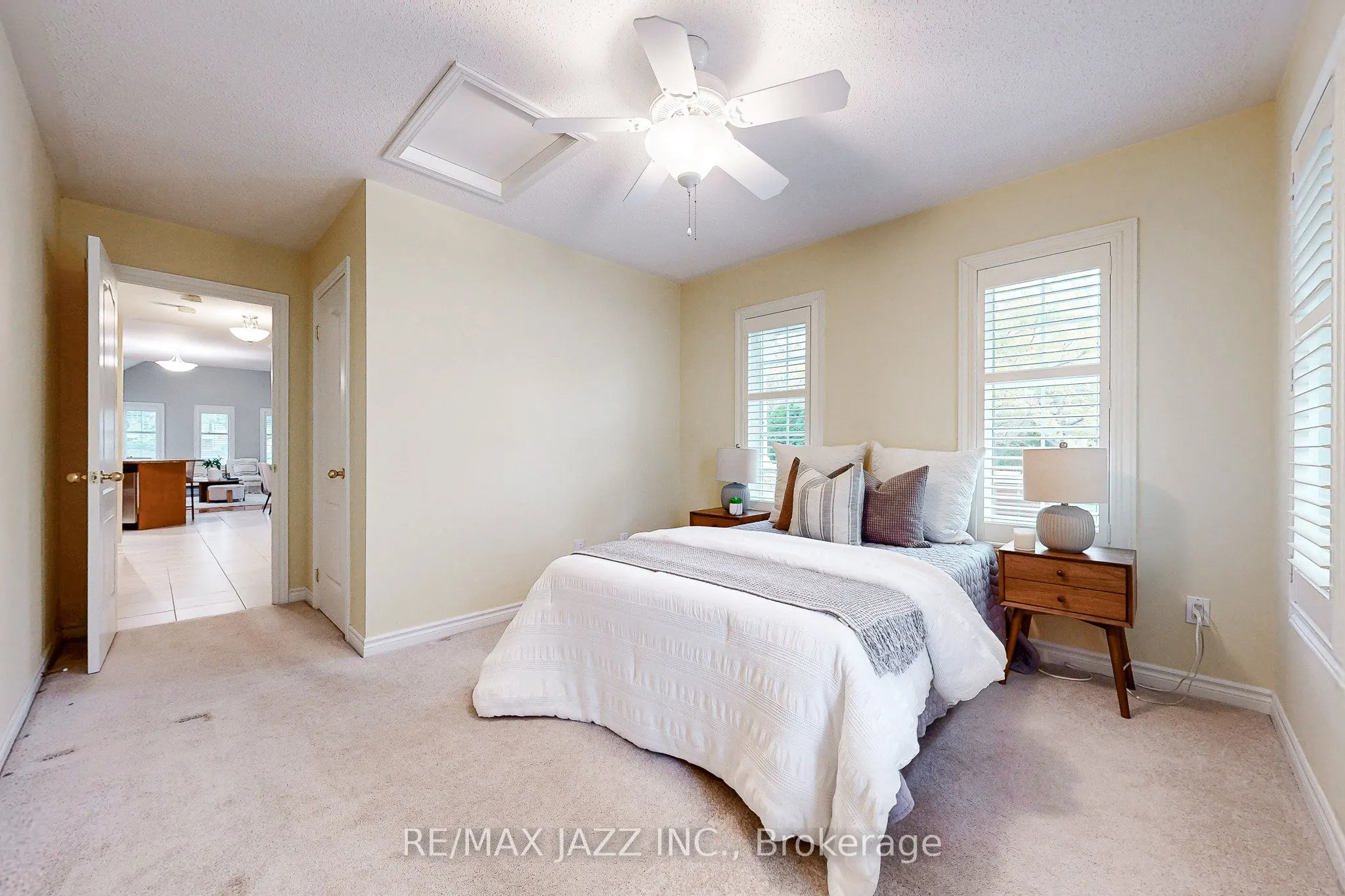 350 Lakebreeze Drive, #9