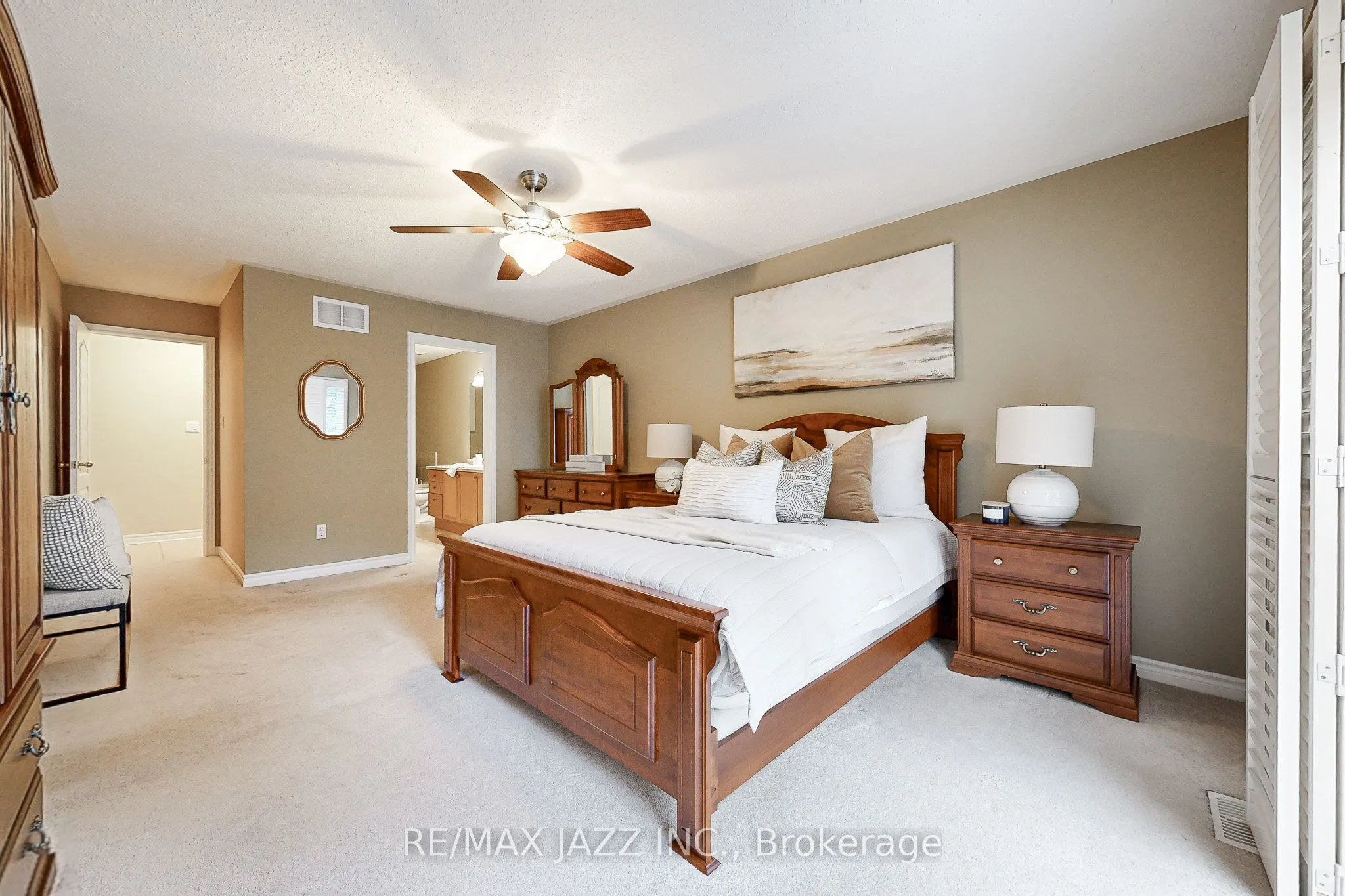 350 Lakebreeze Drive, #9