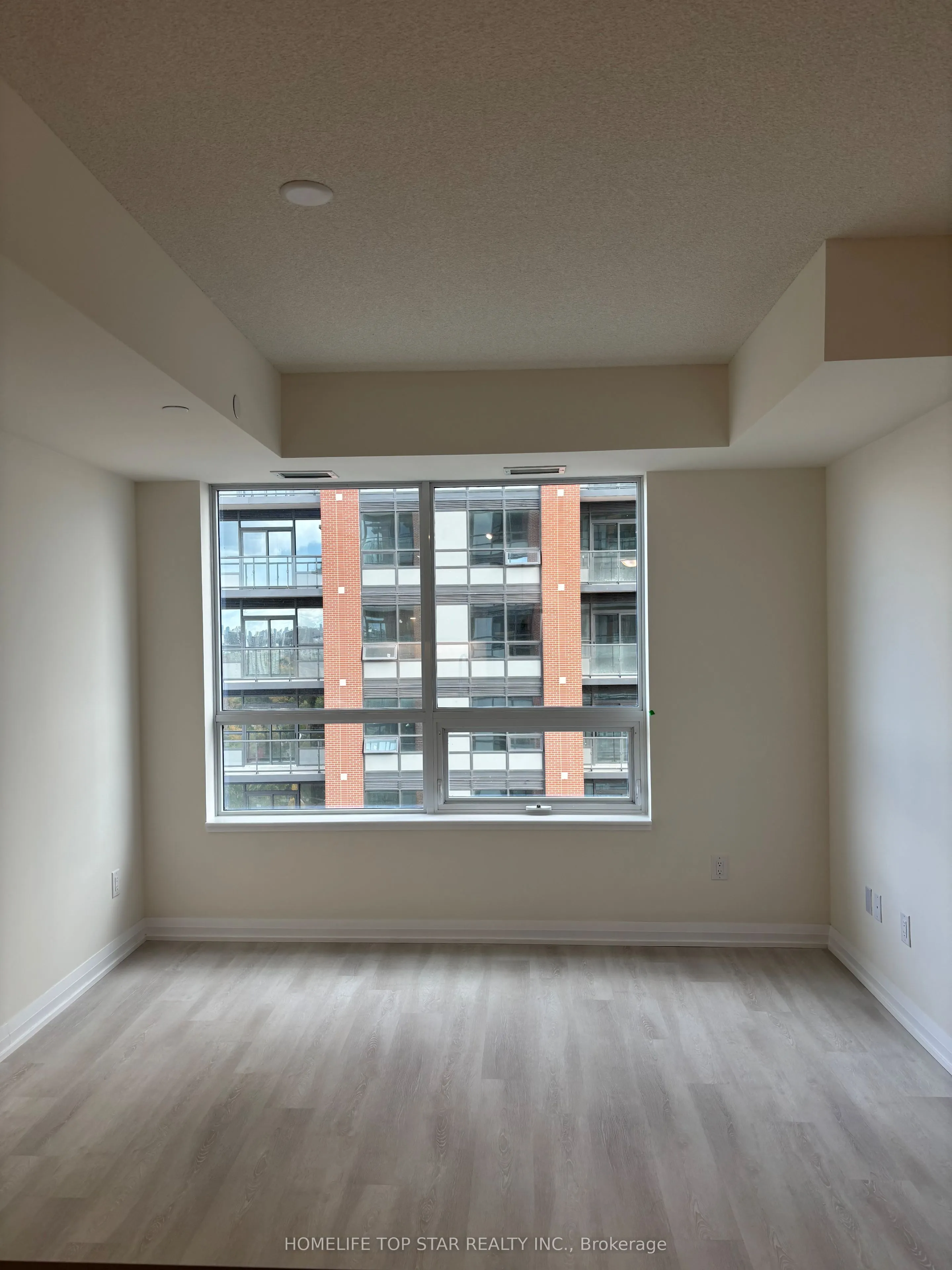 3260 Sheppard Avenue E, #1905