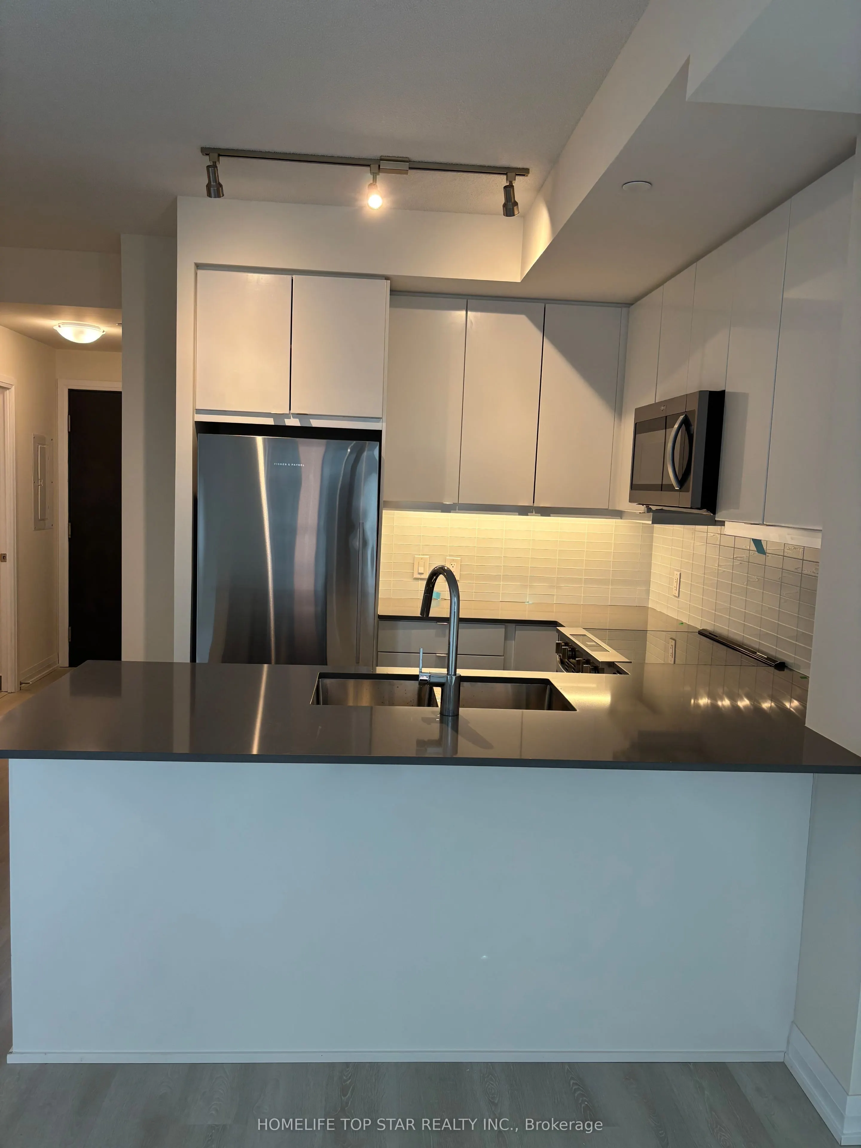 3260 Sheppard Avenue E, #1905