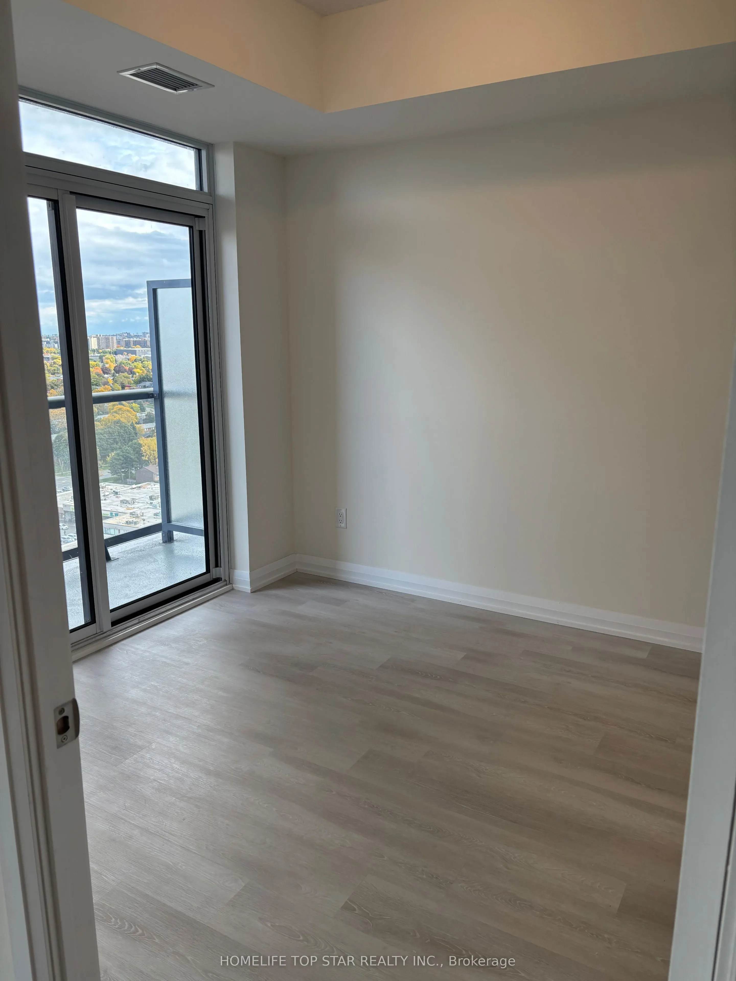 3260 Sheppard Avenue E, #1905