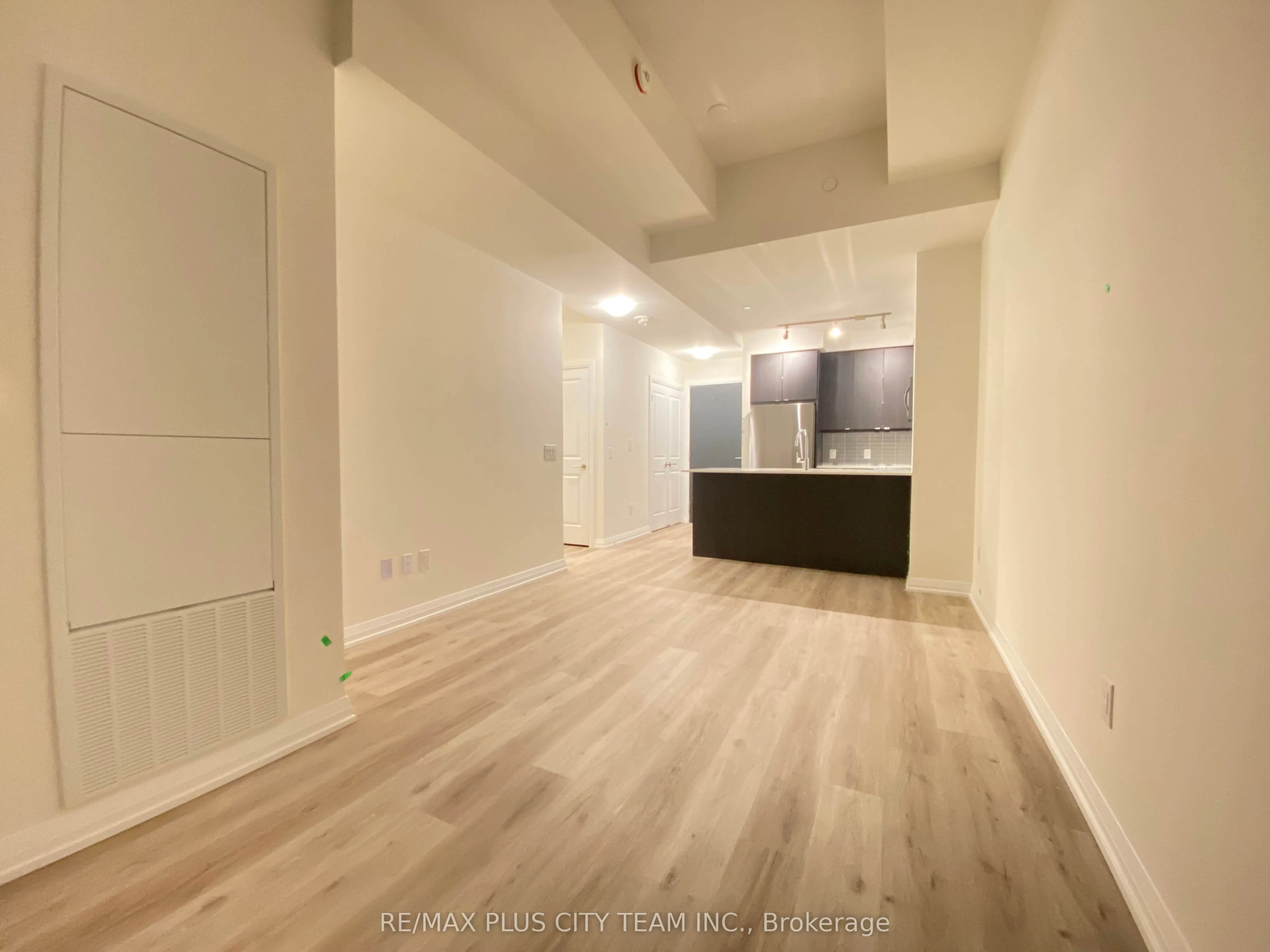 3260 Sheppard Avenue E, #902