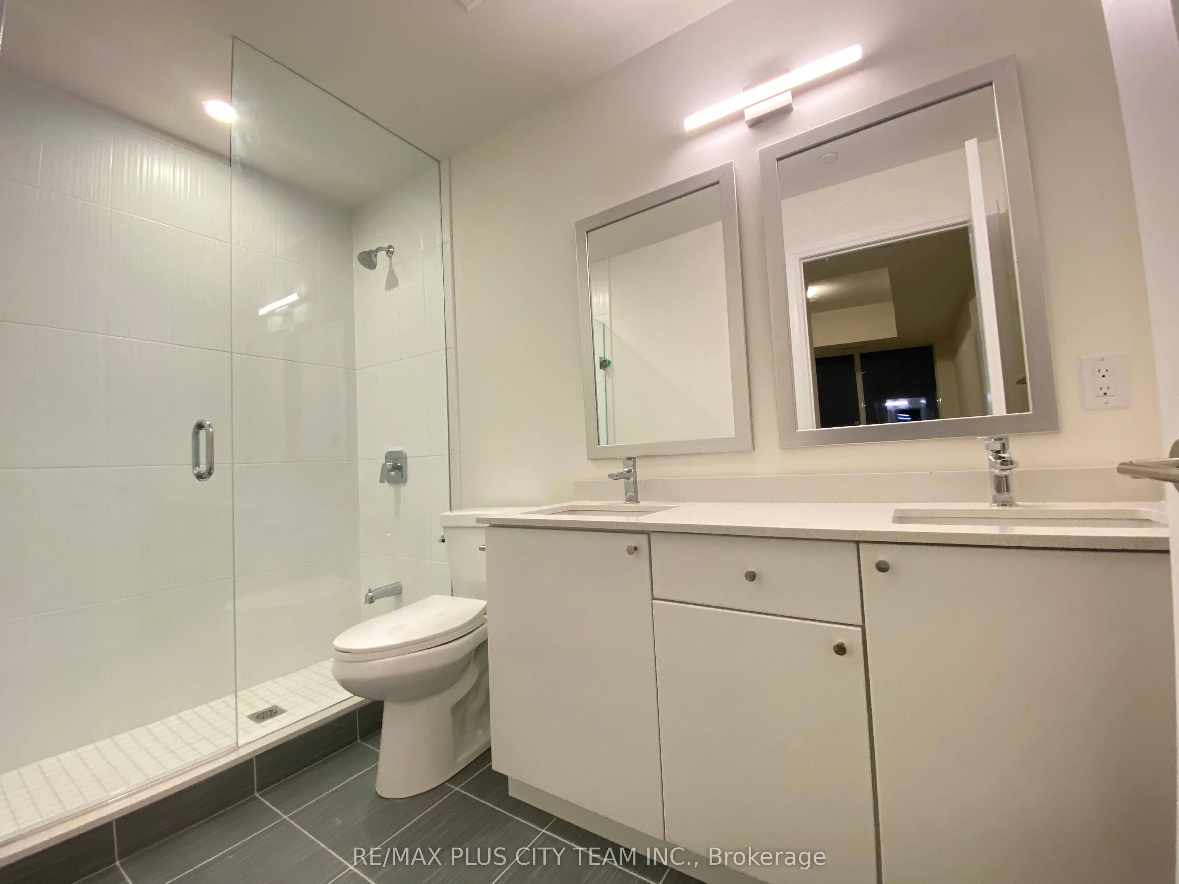 3260 Sheppard Avenue E, #902