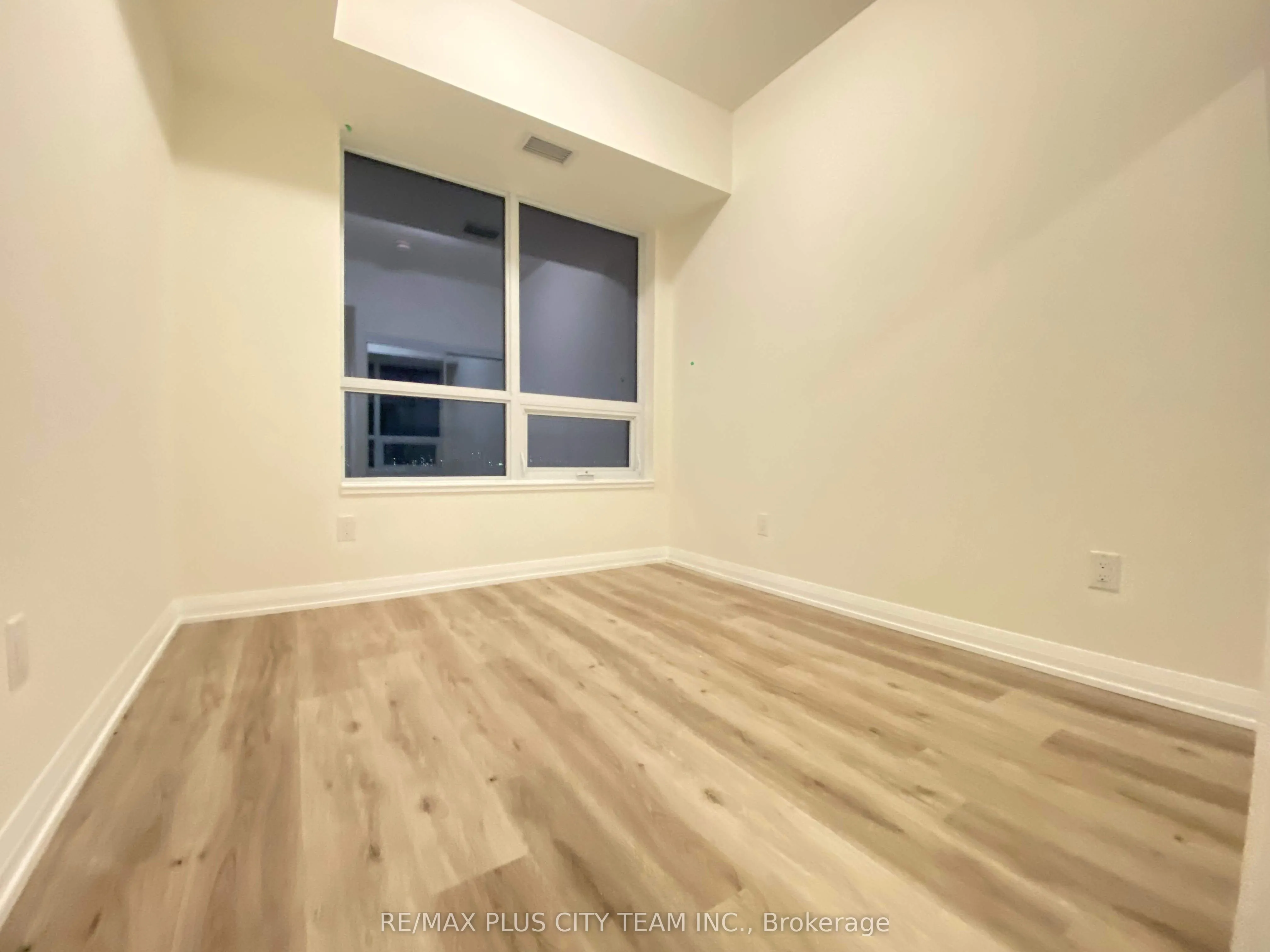 3260 Sheppard Avenue E, #902