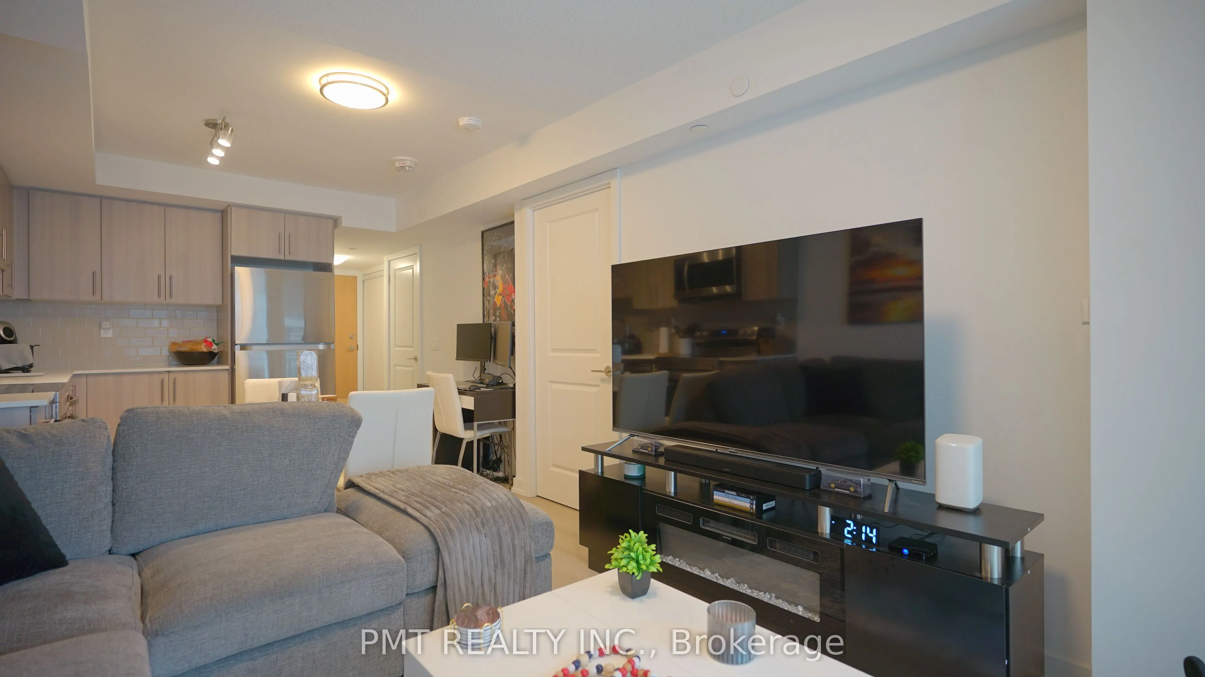 1435 Celebration Drive, #907