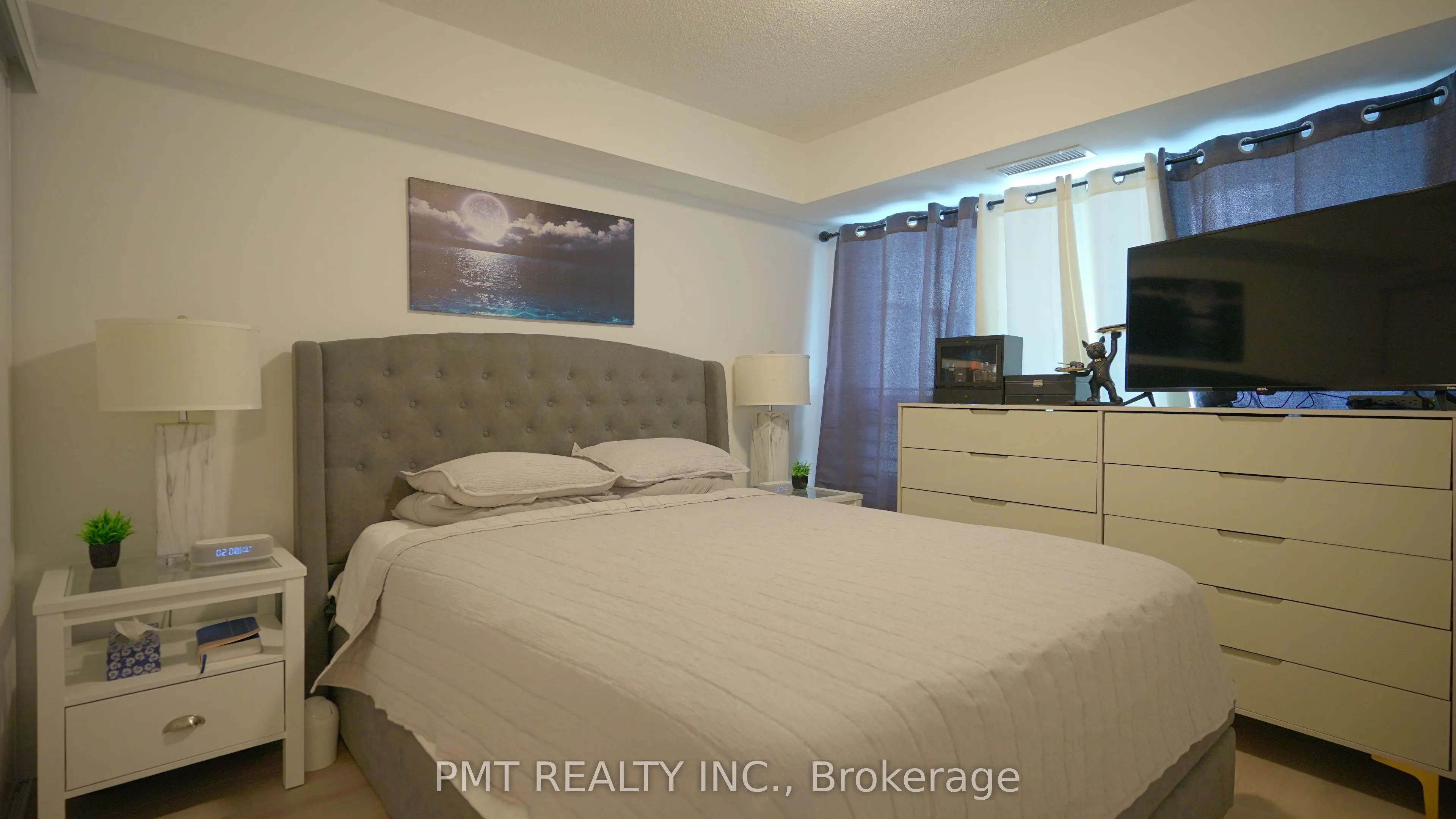 1435 Celebration Drive, #907