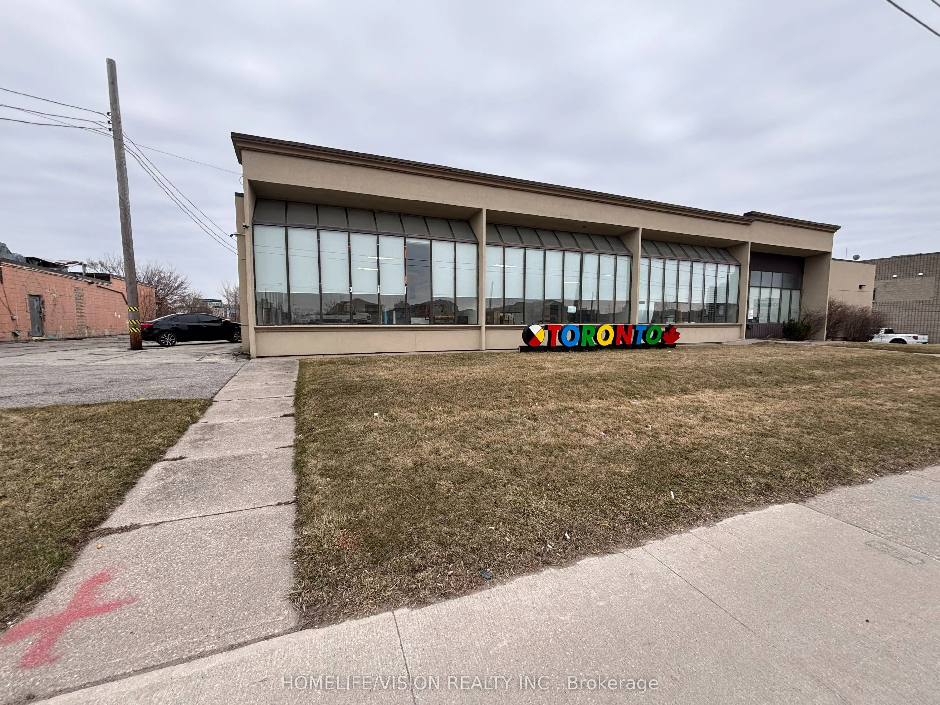 301 Danforth Road, #Unit 1 Front