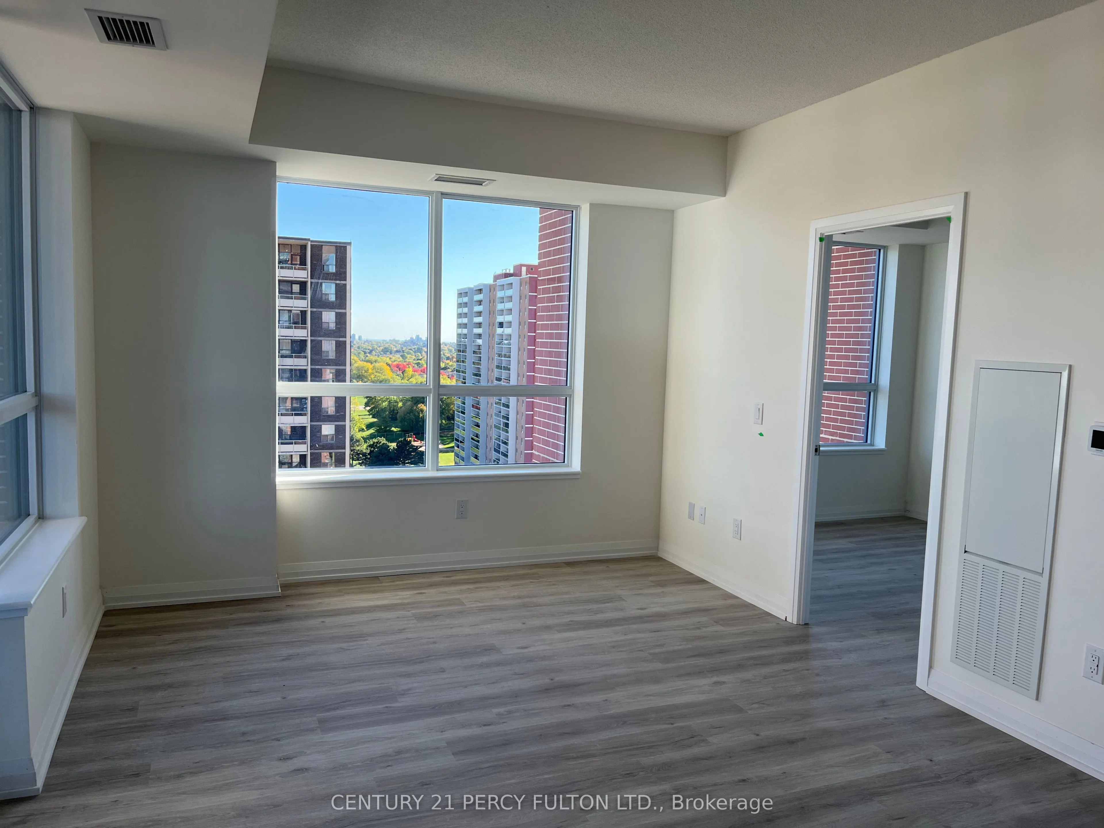 3260 Sheppard Avenue E, #1307