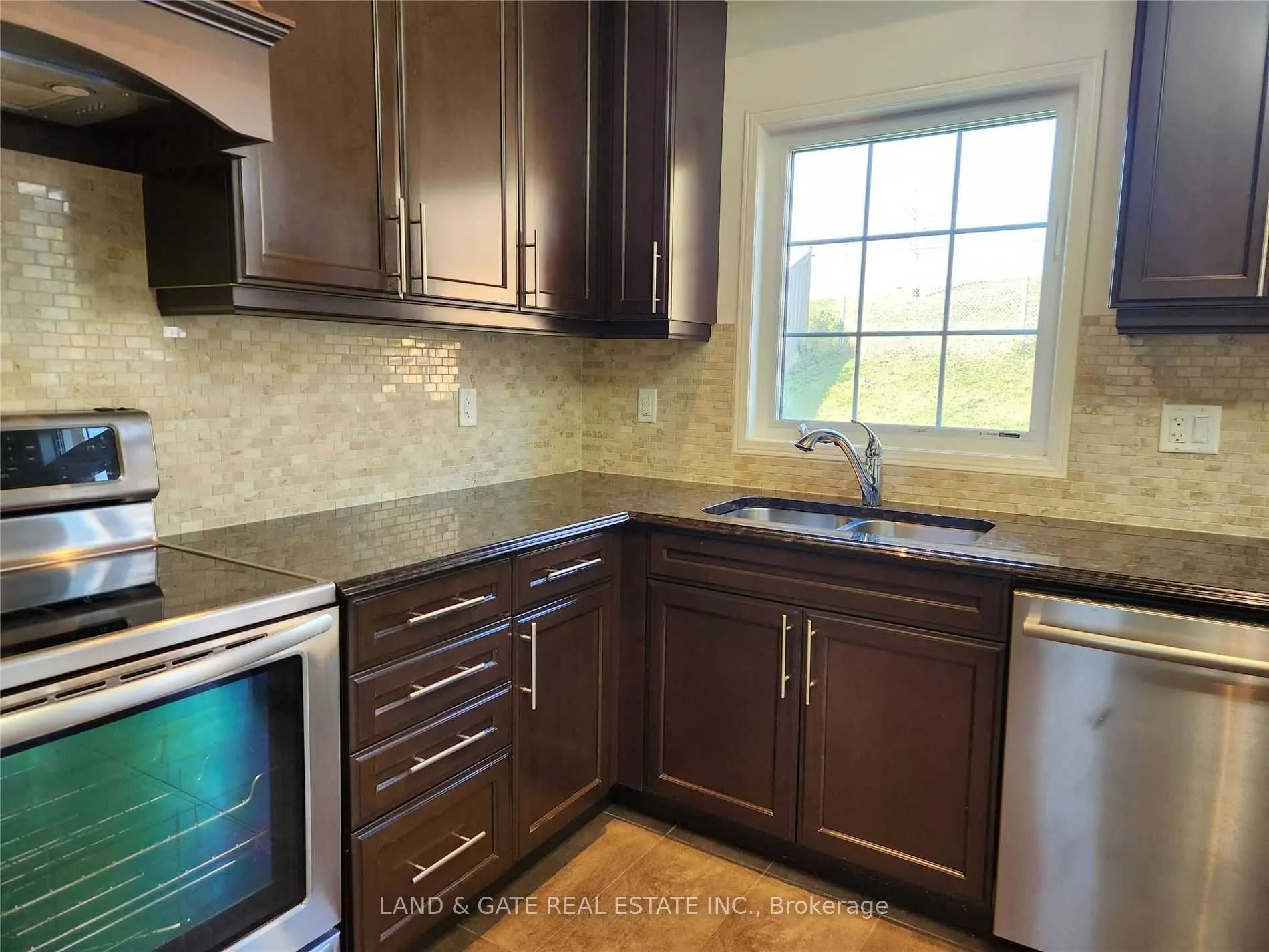 1958 Cocklin Crescent