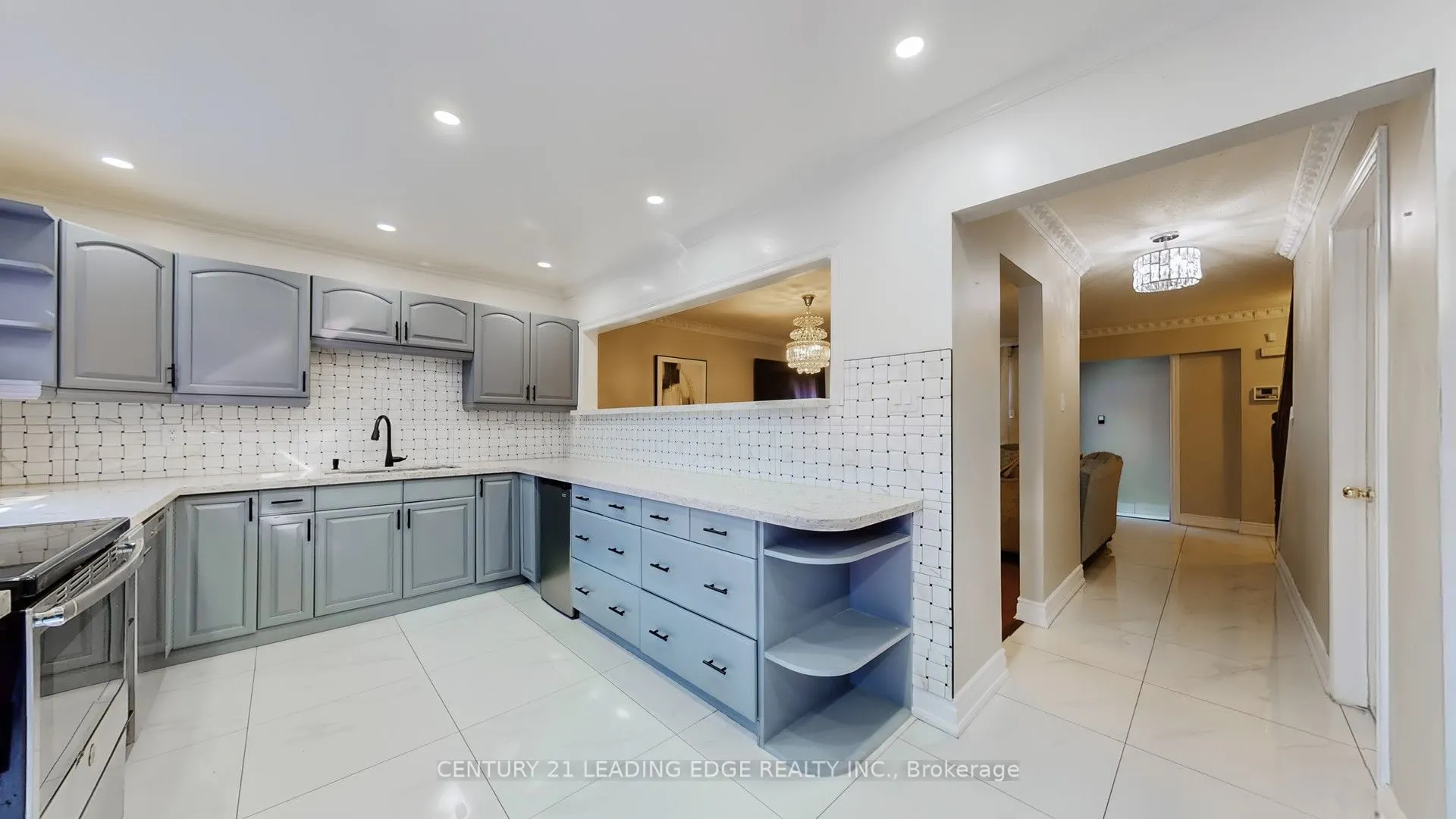 101 Red River Crescent