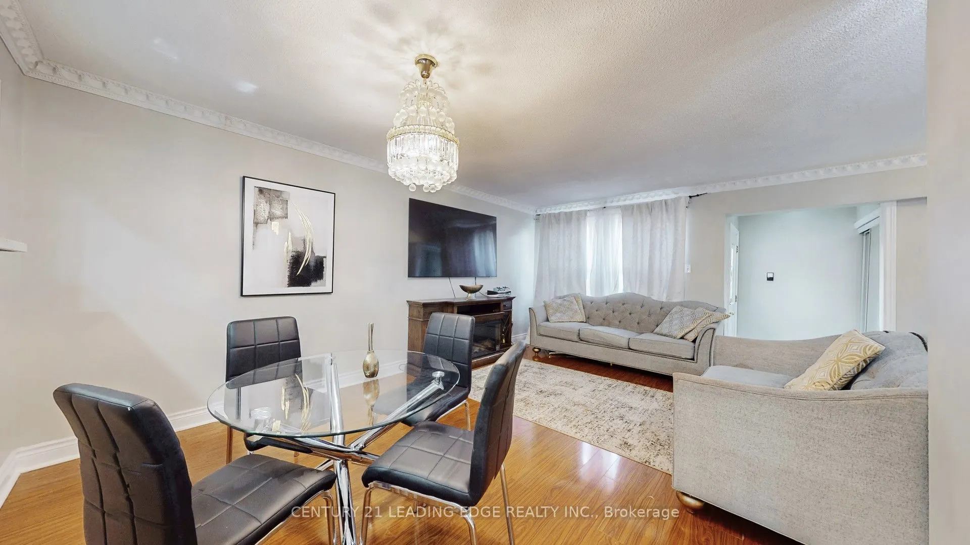 101 Red River Crescent