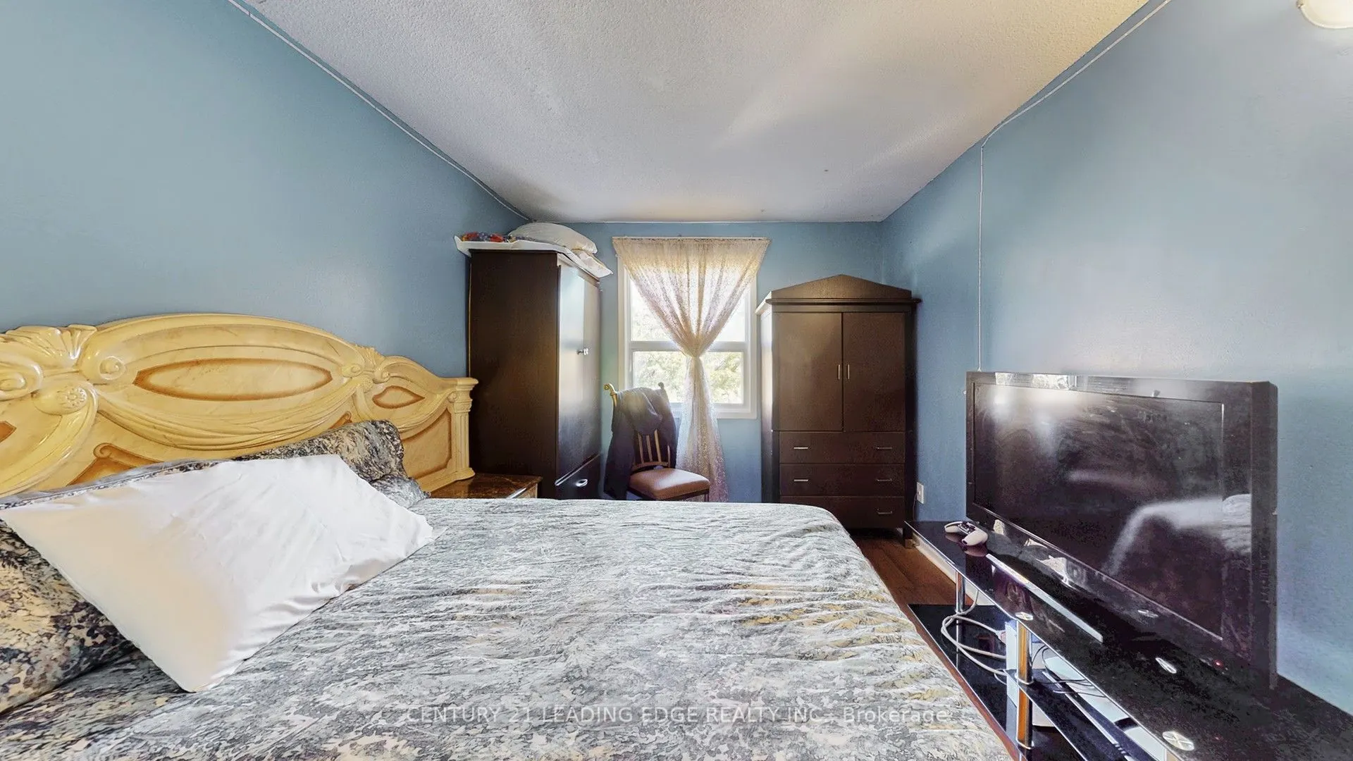 101 Red River Crescent