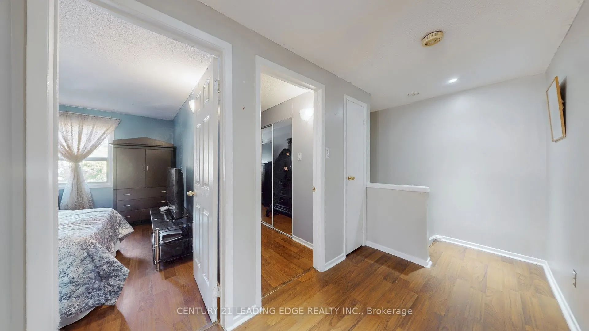 101 Red River Crescent