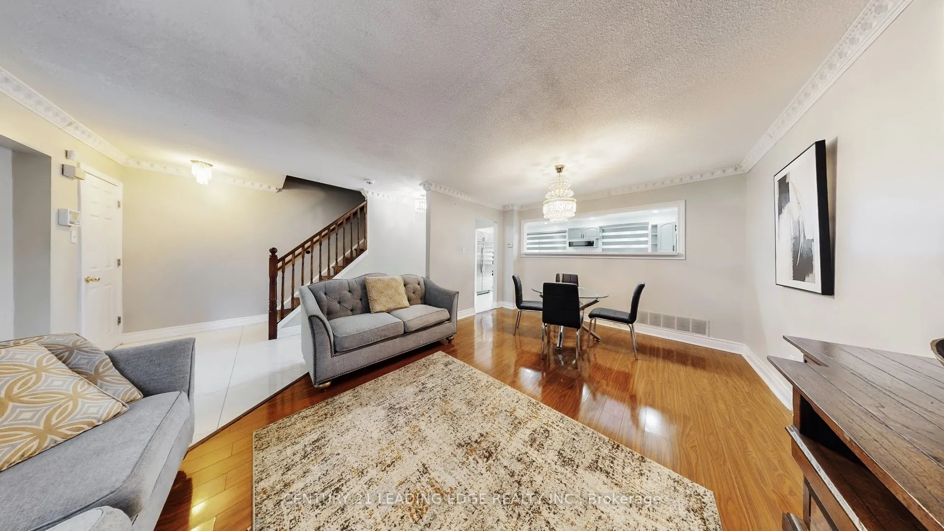 101 Red River Crescent