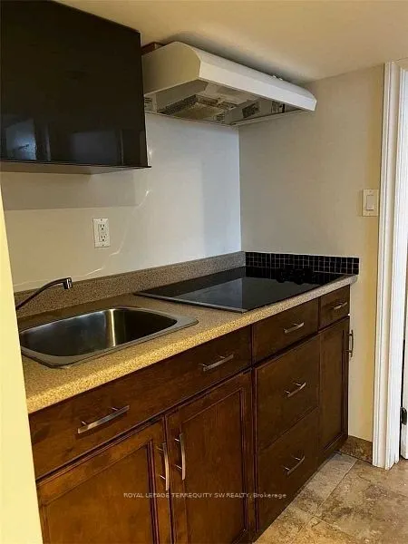 360 East Avenue, #Lower