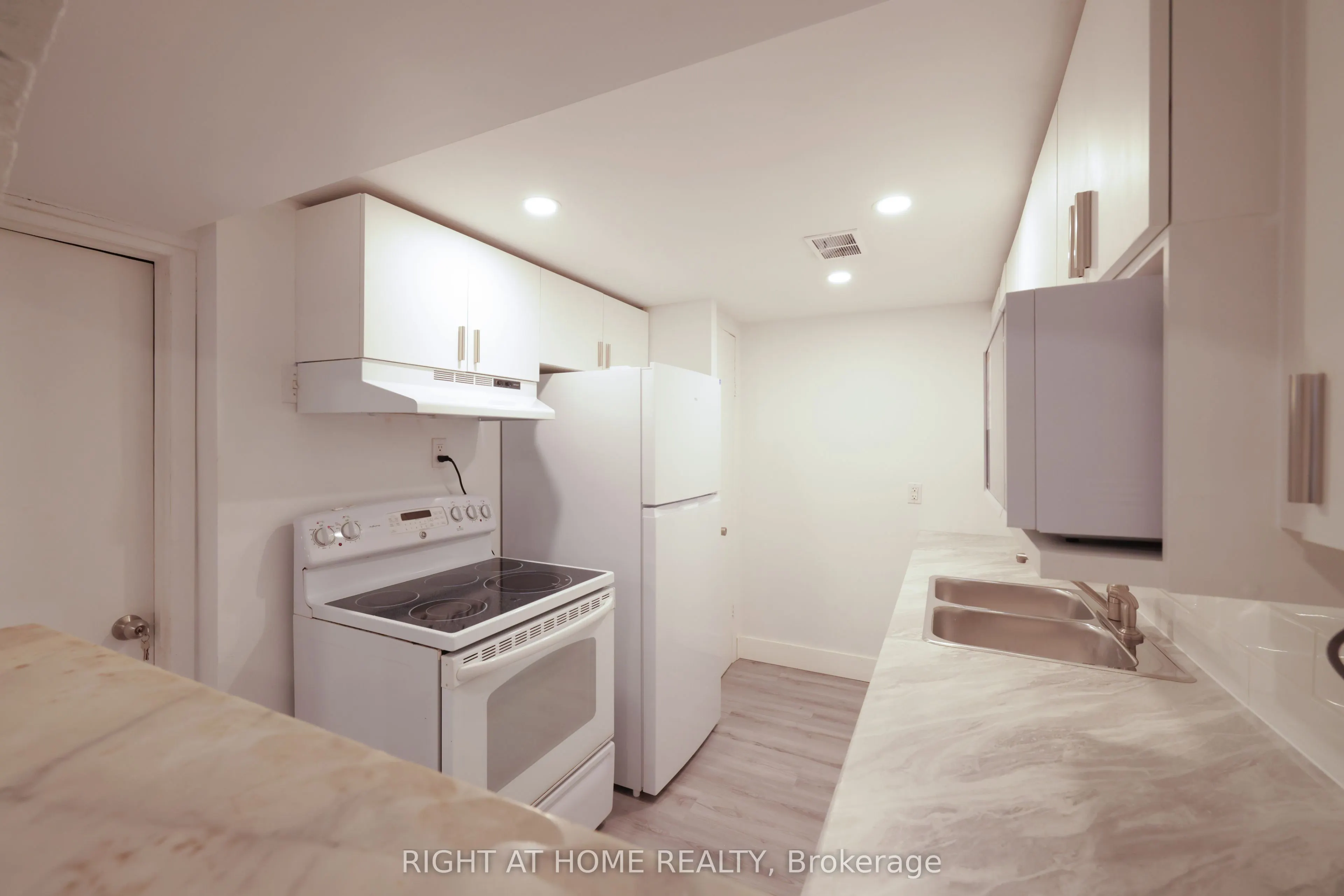 72 Claymore Crescent