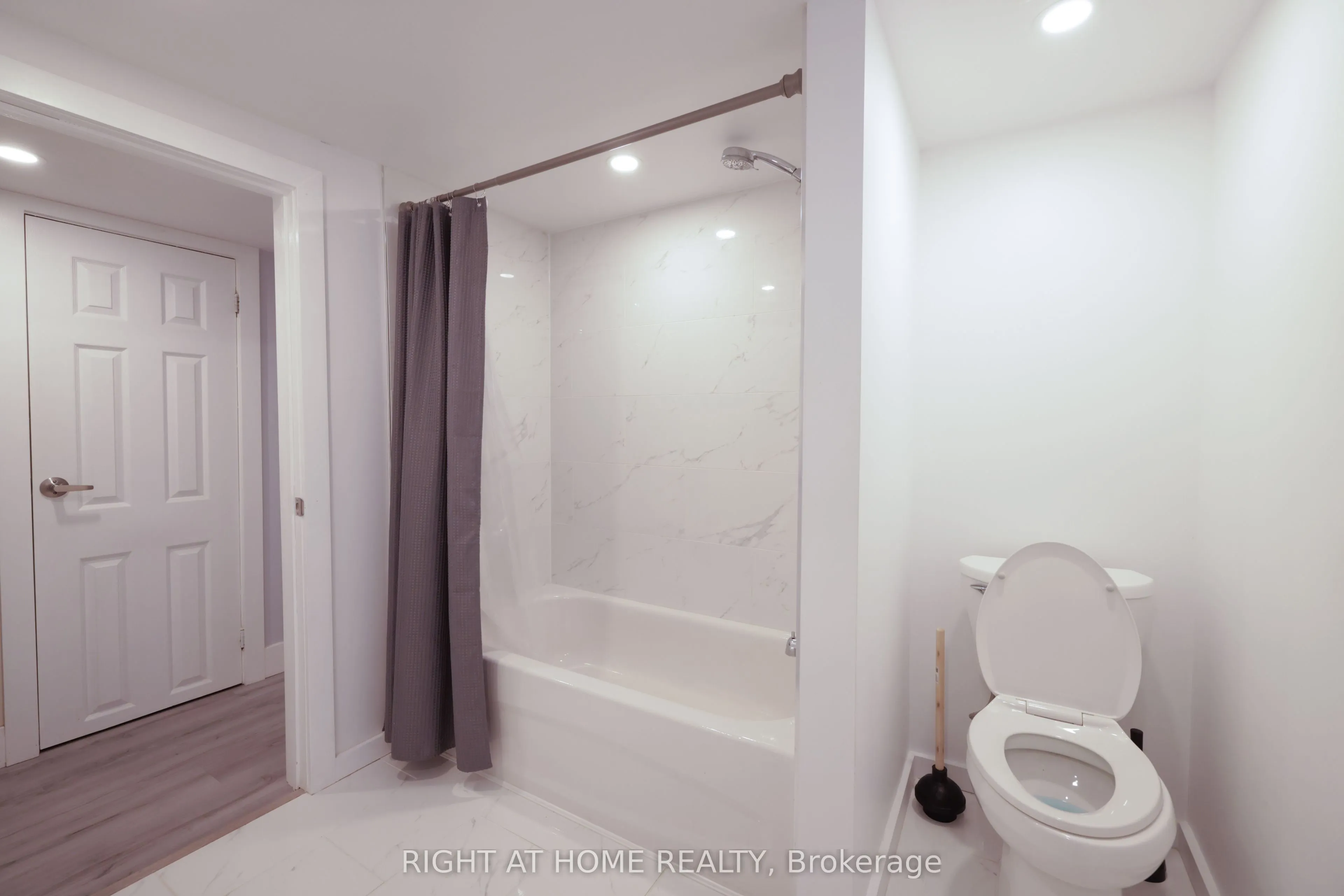 72 Claymore Crescent