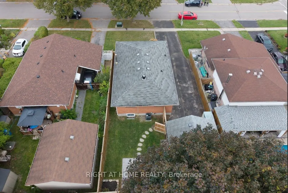 72 Claymore Crescent