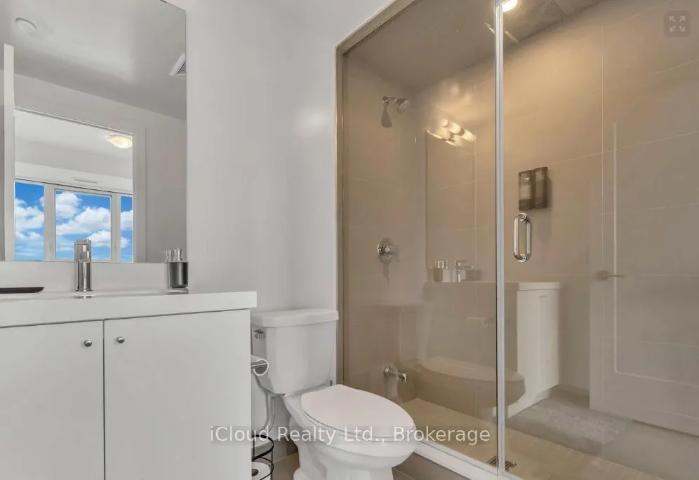 2550 Simcoe Street N, #1917