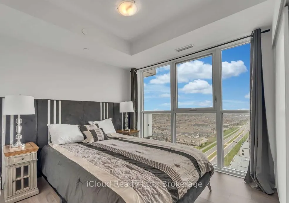 2550 Simcoe Street N, #1917