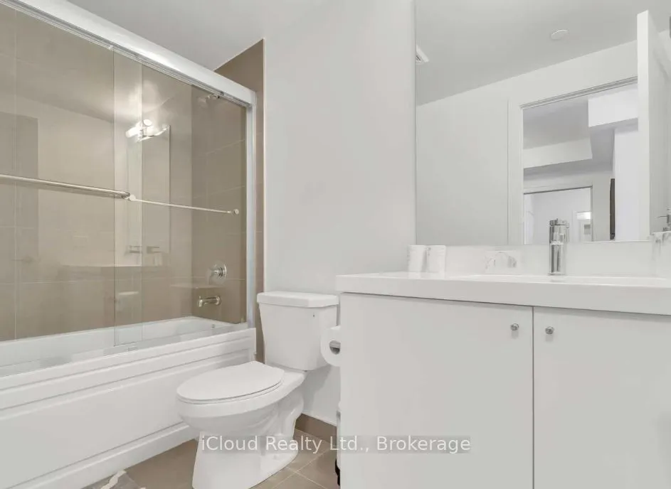 2550 Simcoe Street N, #1917