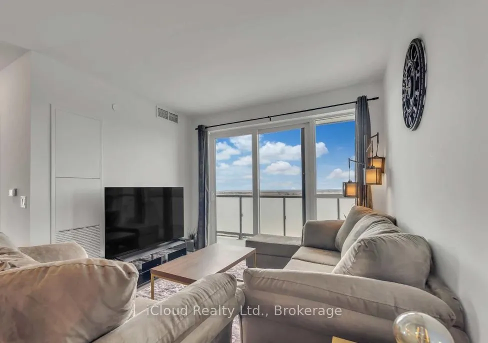 2550 Simcoe Street N, #1917