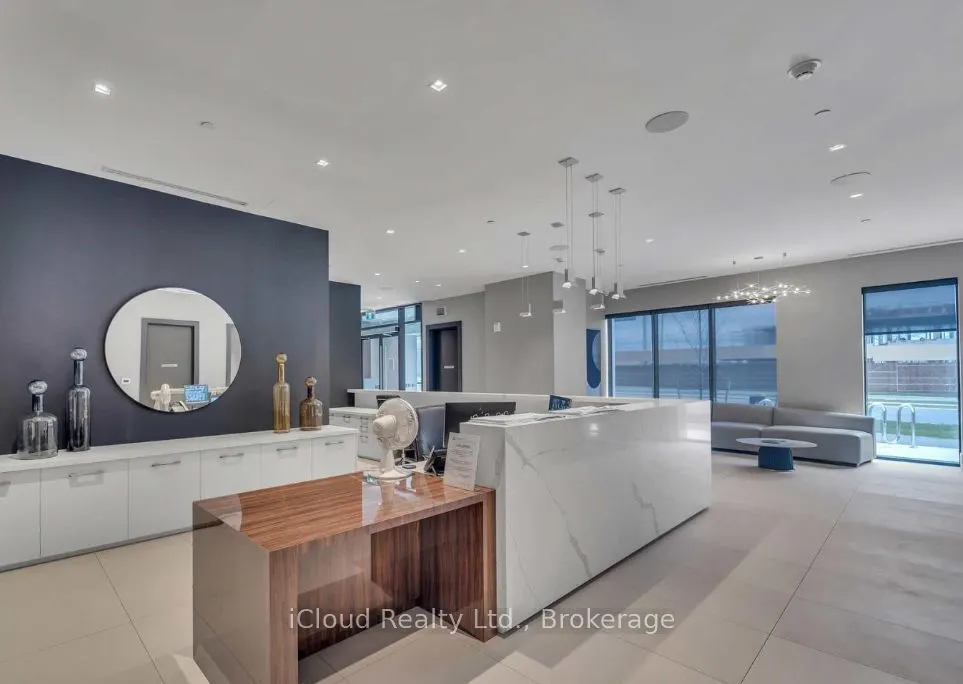 2550 Simcoe Street N, #1917