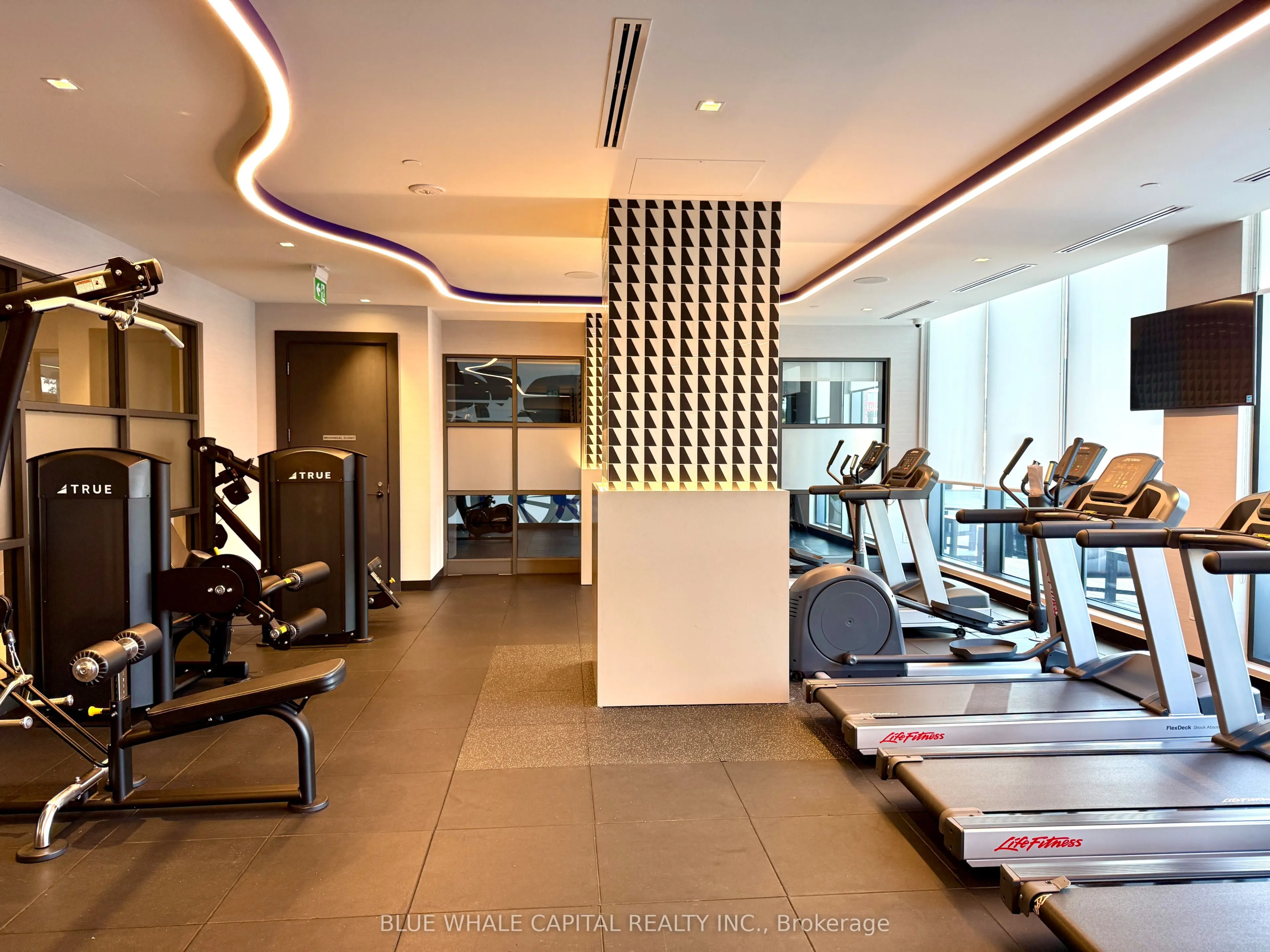 2545 Simcoe Street N, #1440