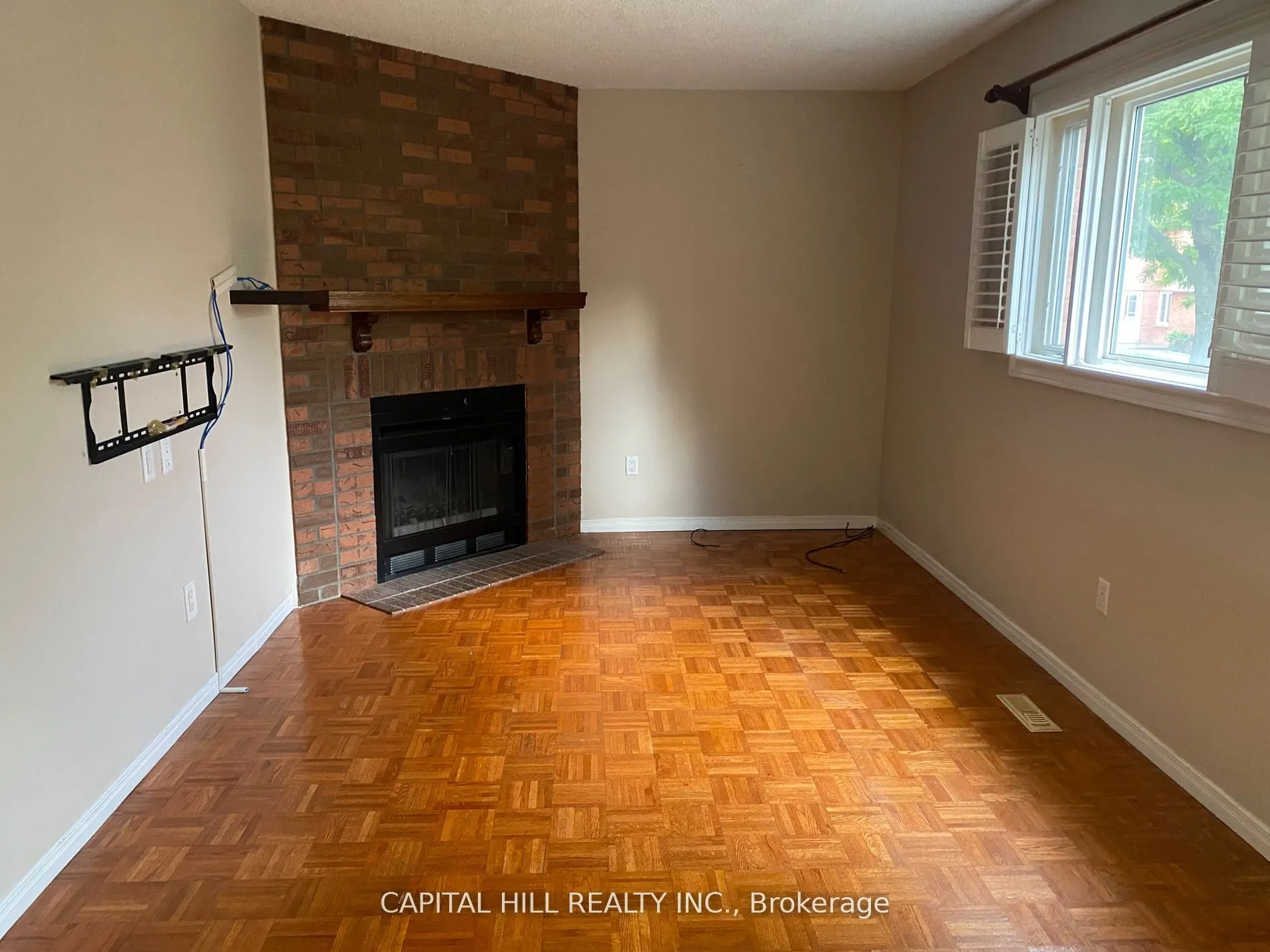 34 Allard Avenue #Main Floor