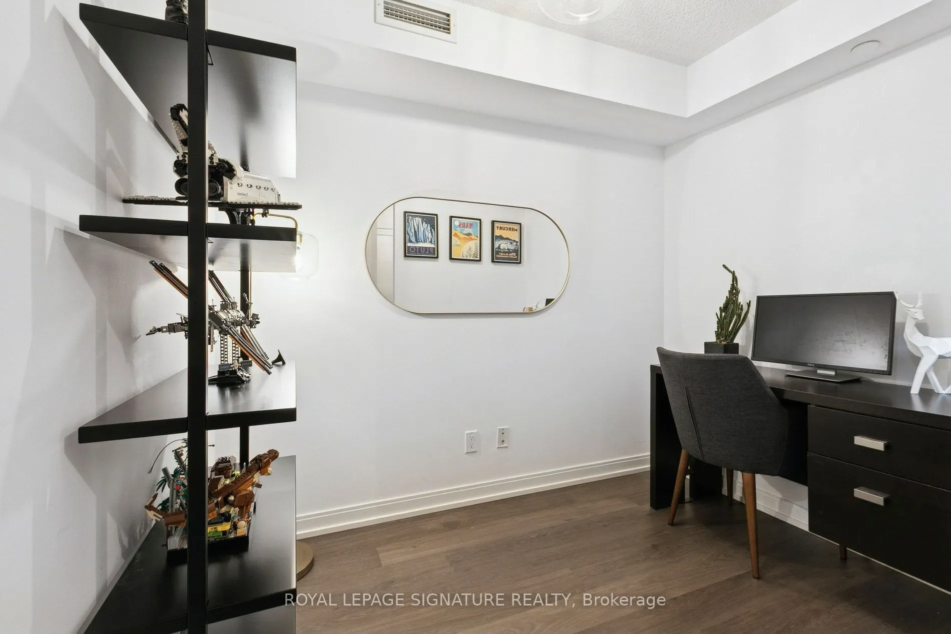 255 Village green Square, #1301