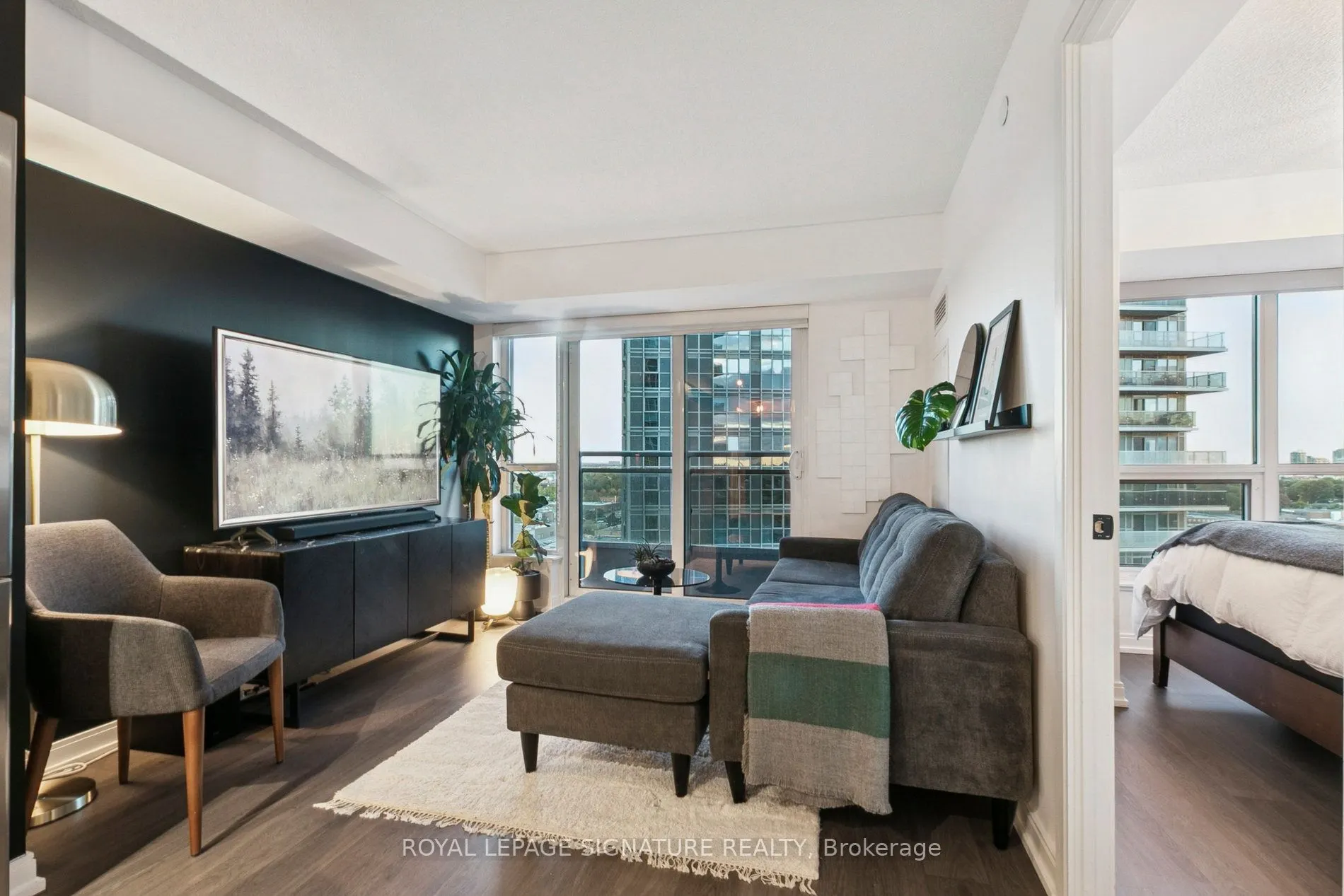 255 Village green Square, #1301