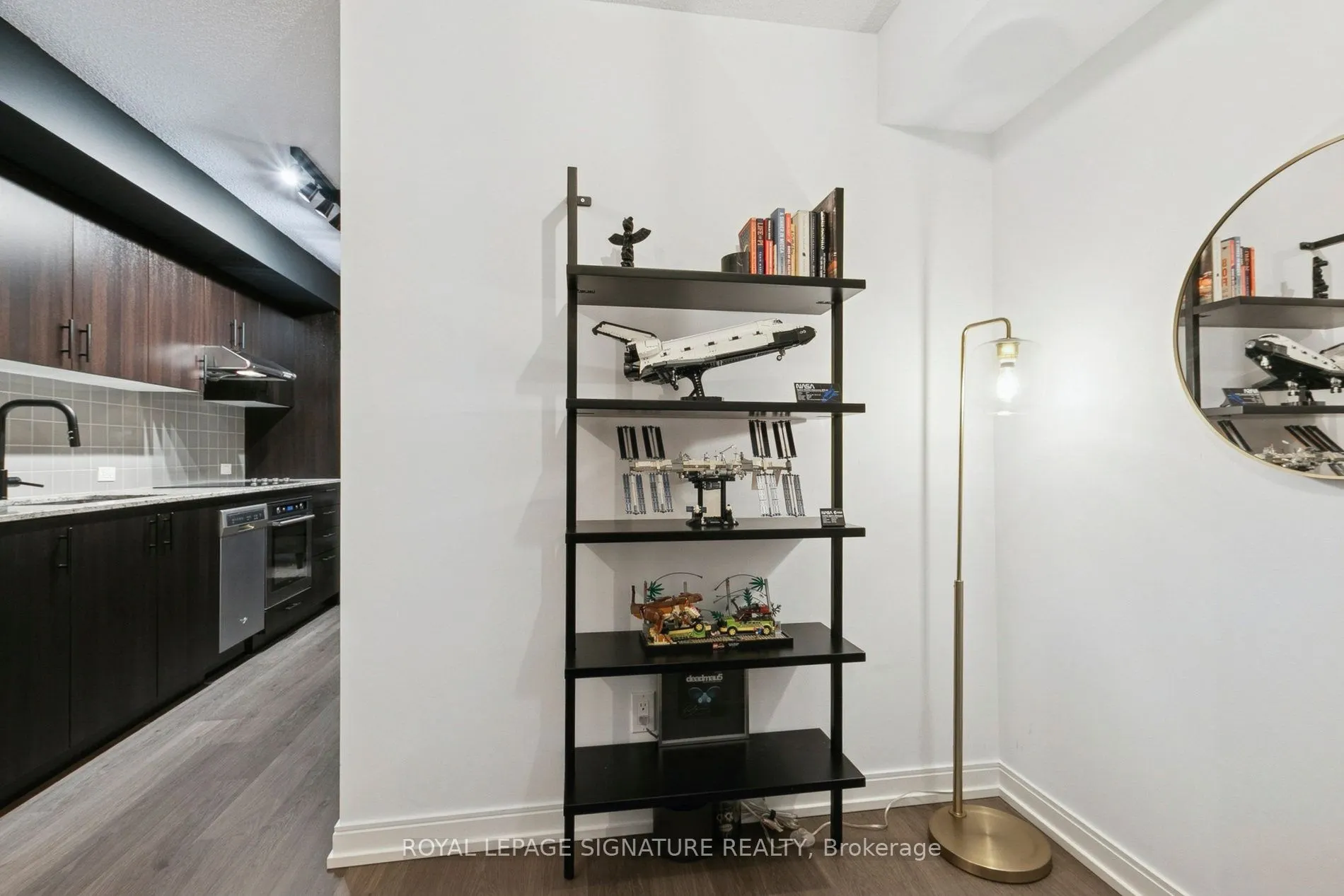 255 Village green Square, #1301