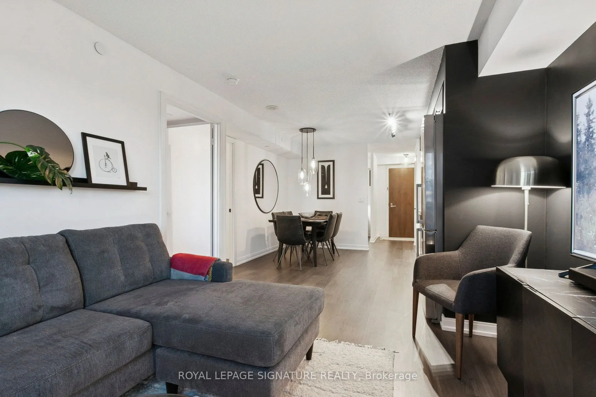 255 Village green Square, #1301