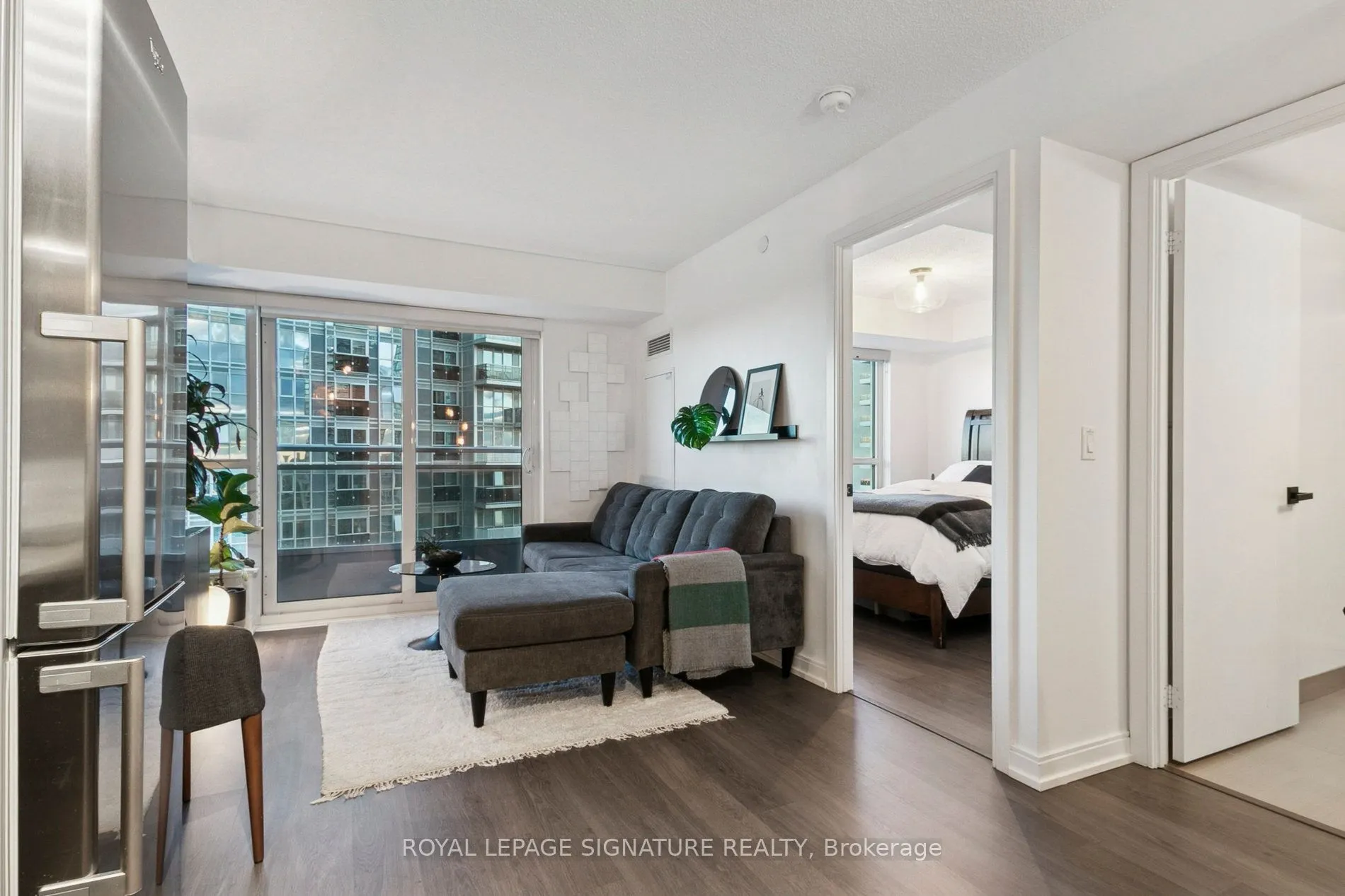 255 Village green Square, #1301