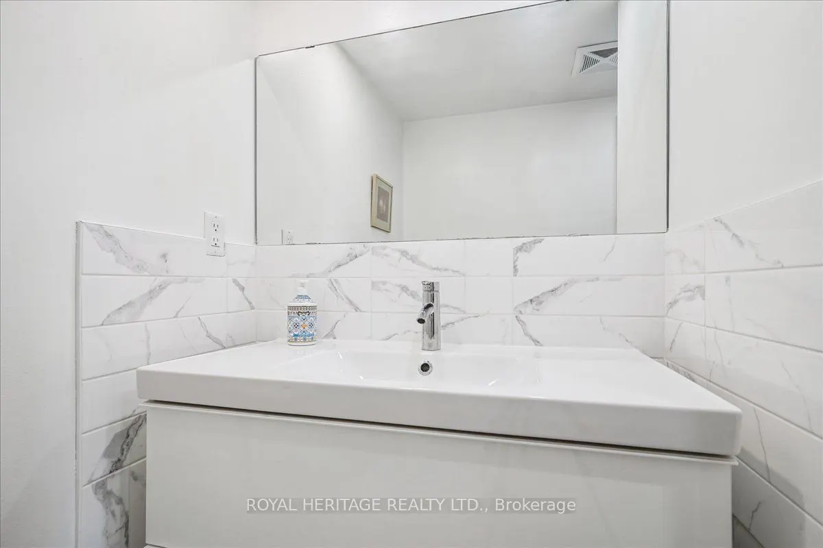 20 Dean Park Road, #1116