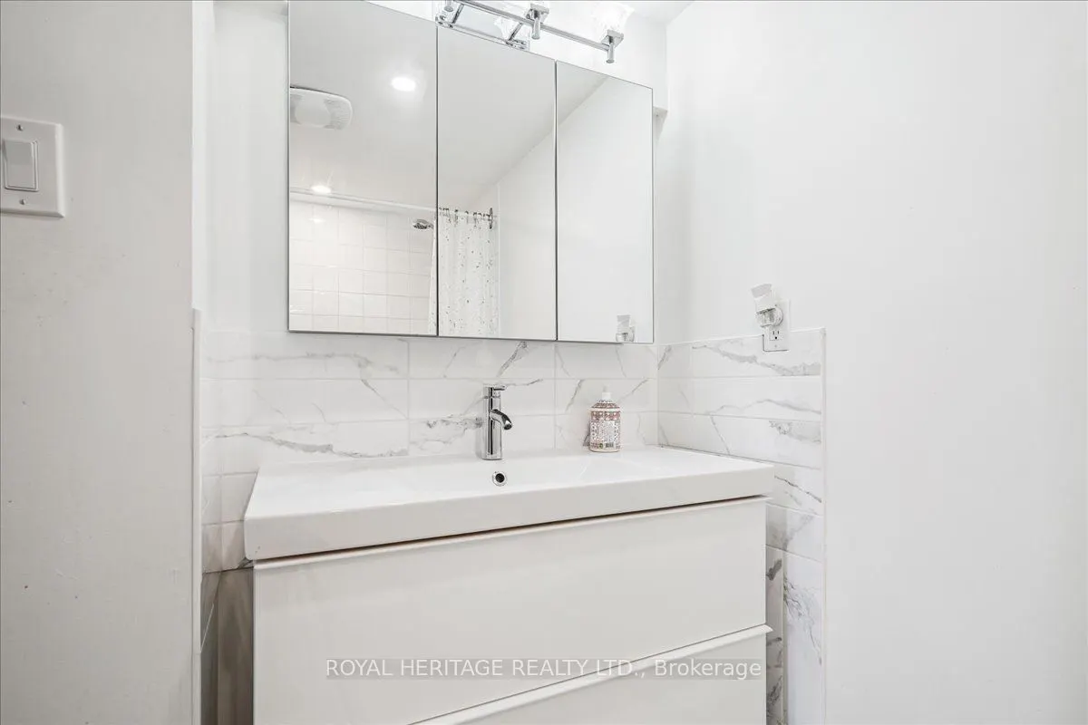 20 Dean Park Road, #1116